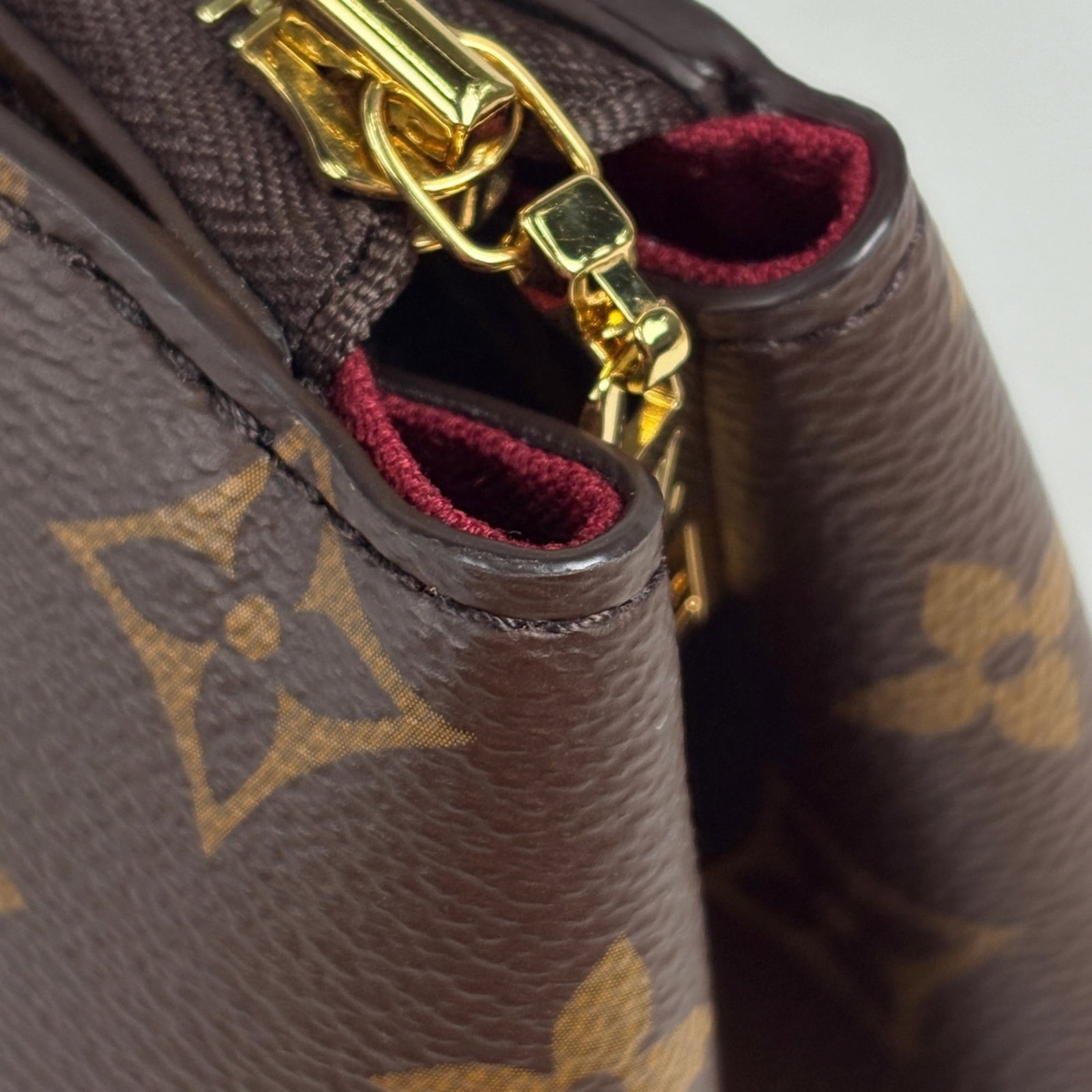 Louis Vuitton Monogram Handbag - 4