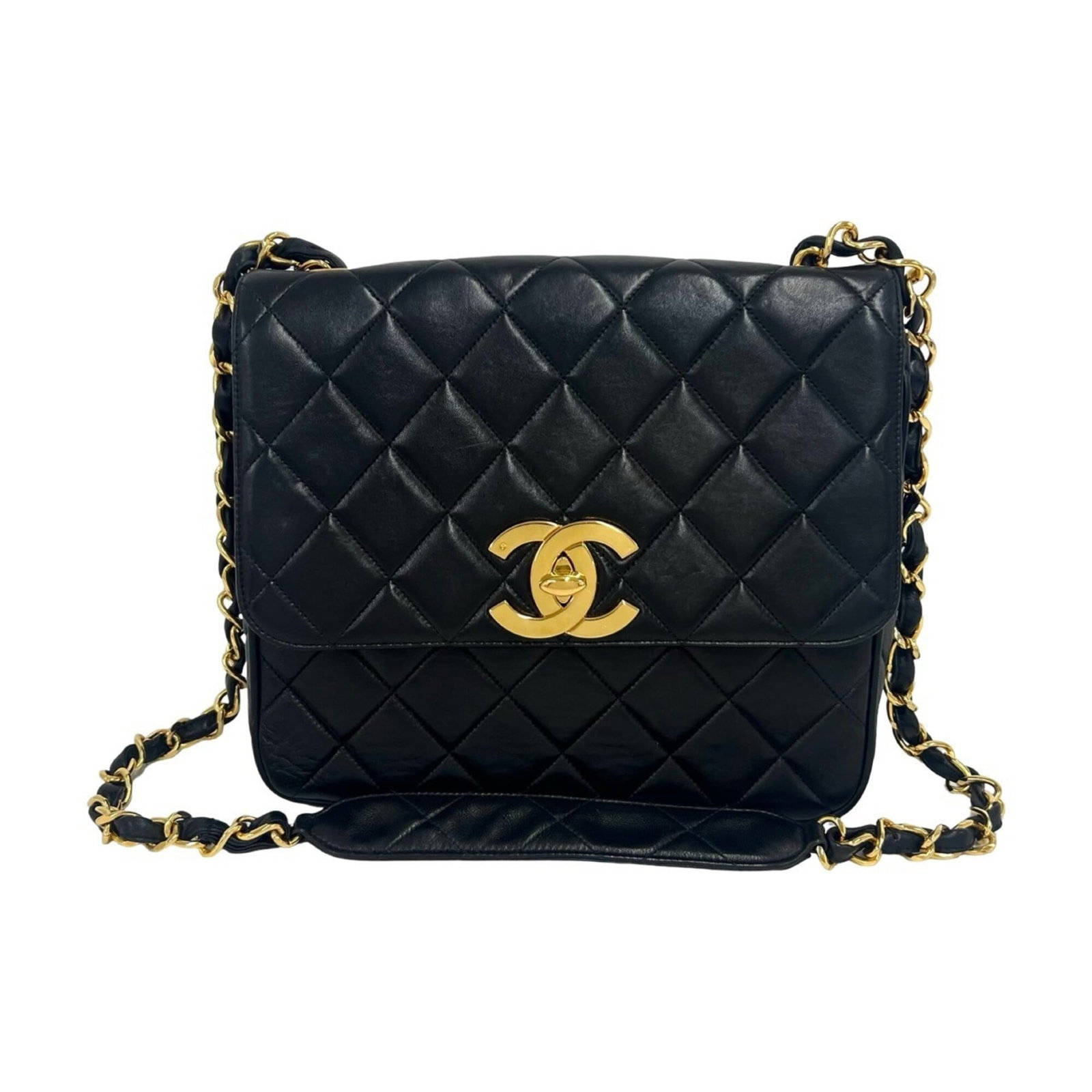 Shoulder Bag Leather Chanel: Shoulder Bag Leather Chanel Black lambskin leather shoulder bag with clean lines and classic design, measuring 22cm x 25cm x 9cm. This stylish bag is crafted from high-quality leather and features a