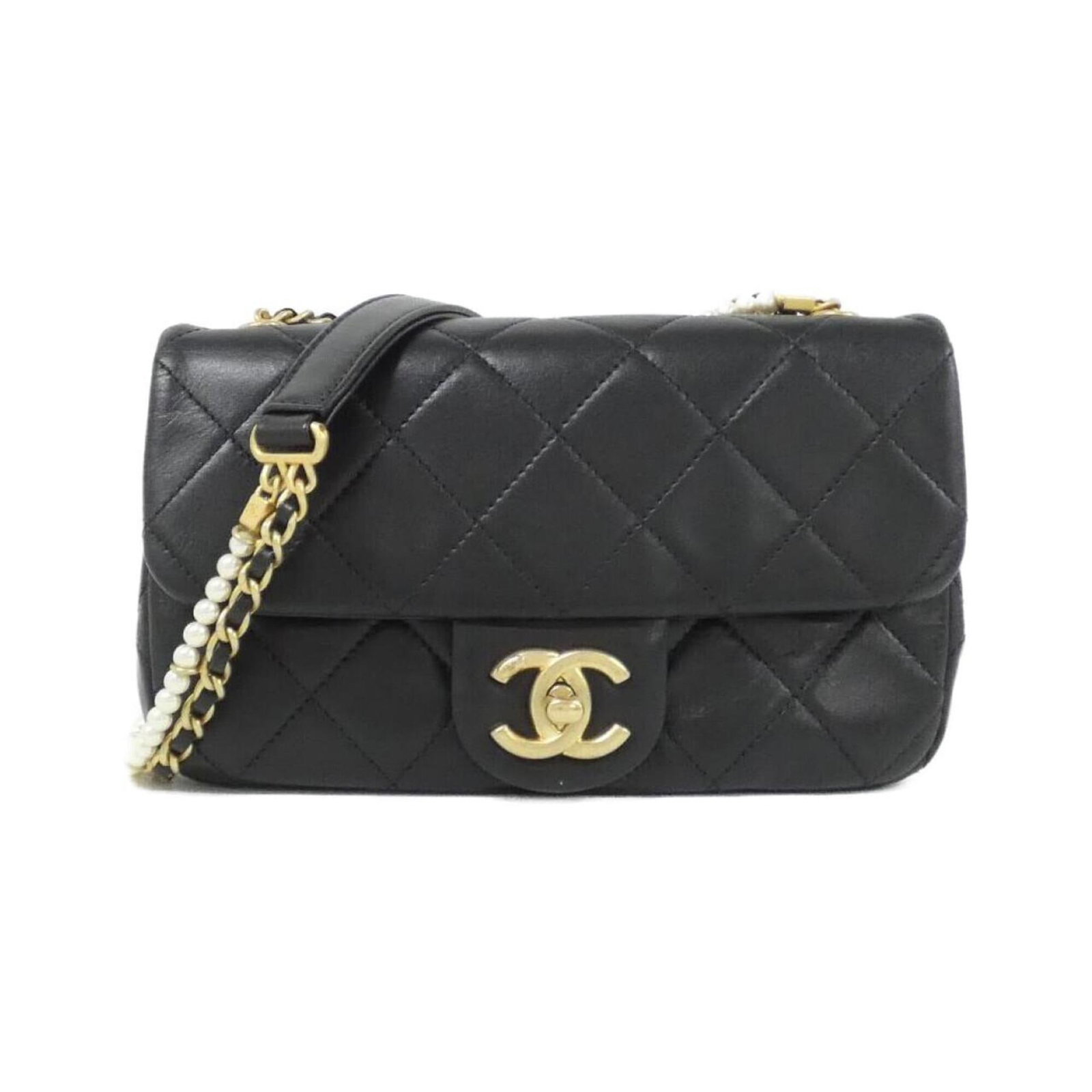 Shoulder Bag Leather Chanel: Shoulder Bag Leather Chanel Black Calfskin Leather Chanel Shoulder Bag with Classic Design. This sleek shoulder bag features high-quality black leather and a timeless design that exudes elegance. With