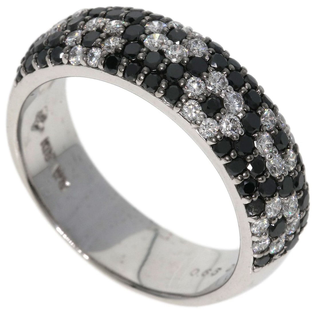 Black Diamond K18 White Gold Ponte Vecchio: Black Diamond K18 White Gold Ponte Vecchio K18 White Gold Ponte Vecchio features a striking silver metal exterior and a total carat weight of 1.07ct, with 0.65ct of diamonds and 0.42ct of diamonds. Th
