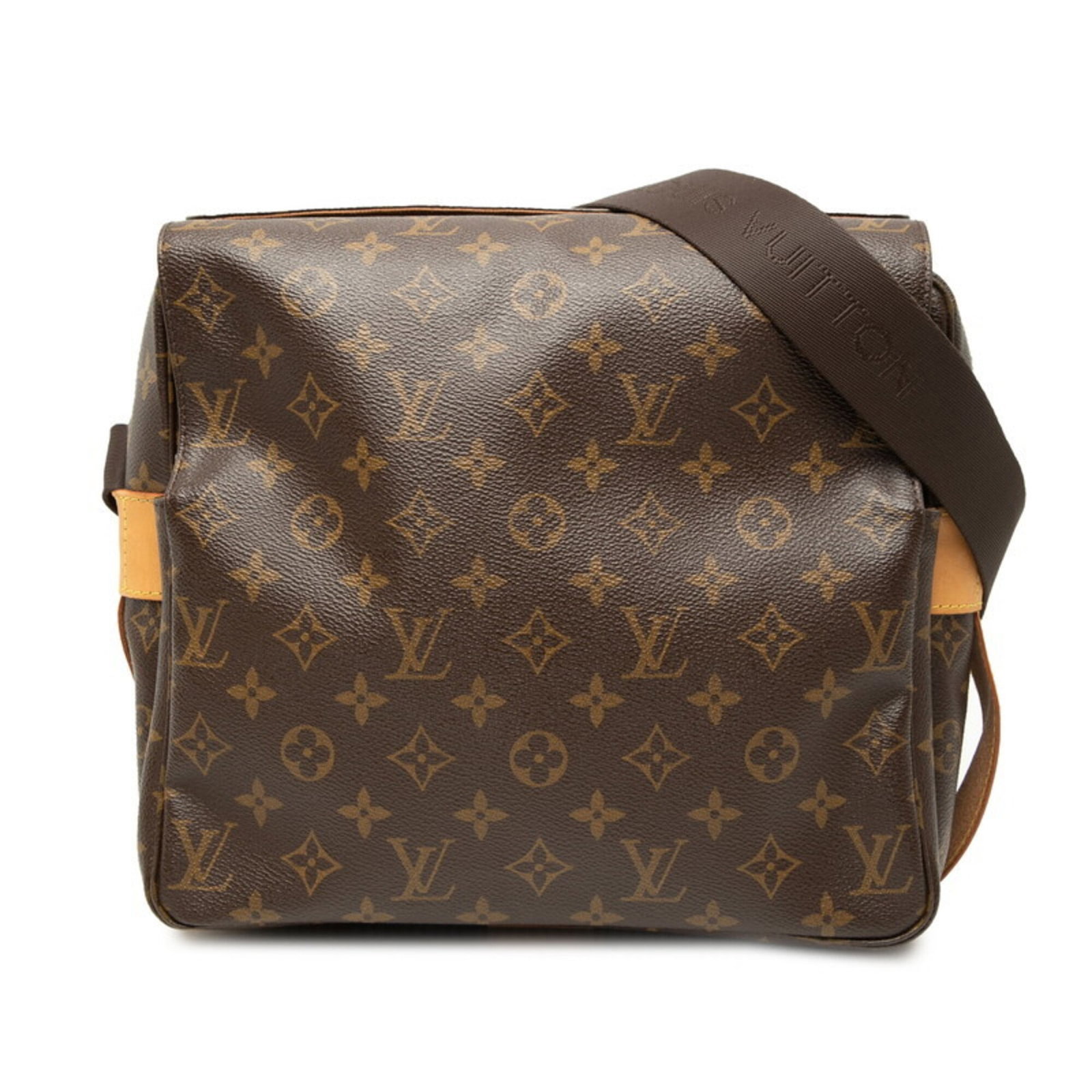 PVC Leather Louis Vuitton Shoulder Bag: PVC Leather Louis Vuitton Shoulder Bag PVC Leather Louis Vuitton Shoulder Bag - A stylish and durable accessory, this bag features a unique blend of PVC and leather materials in a classic brown color.