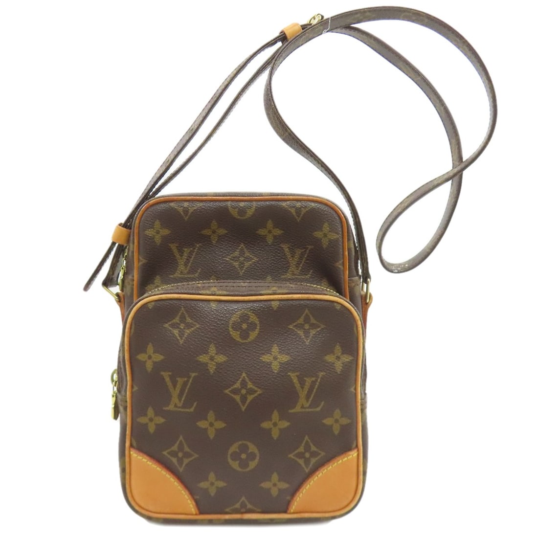 Monogram Canvas Louis Vuitton M45236 Amazon Shoulder Bag: Monogram Canvas Louis Vuitton M45236 Amazon Shoulder Bag Monogram canvas exterior adds a touch of classic elegance to this brown shoulder bag from LOUIS VUITTON. The iconic M45236 style is distinguish