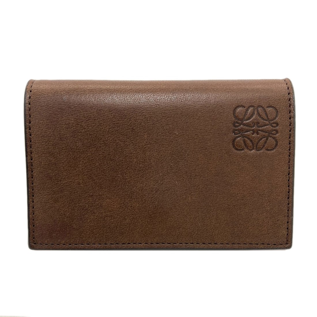 Card case Calf Loewe Anagram: Card case Calf Loewe Anagram Calf Loewe Card Case - A stylish and elegant accessory from the renowned LOEWE brand, crafted from high-quality materials and featuring a classic brown color. This card