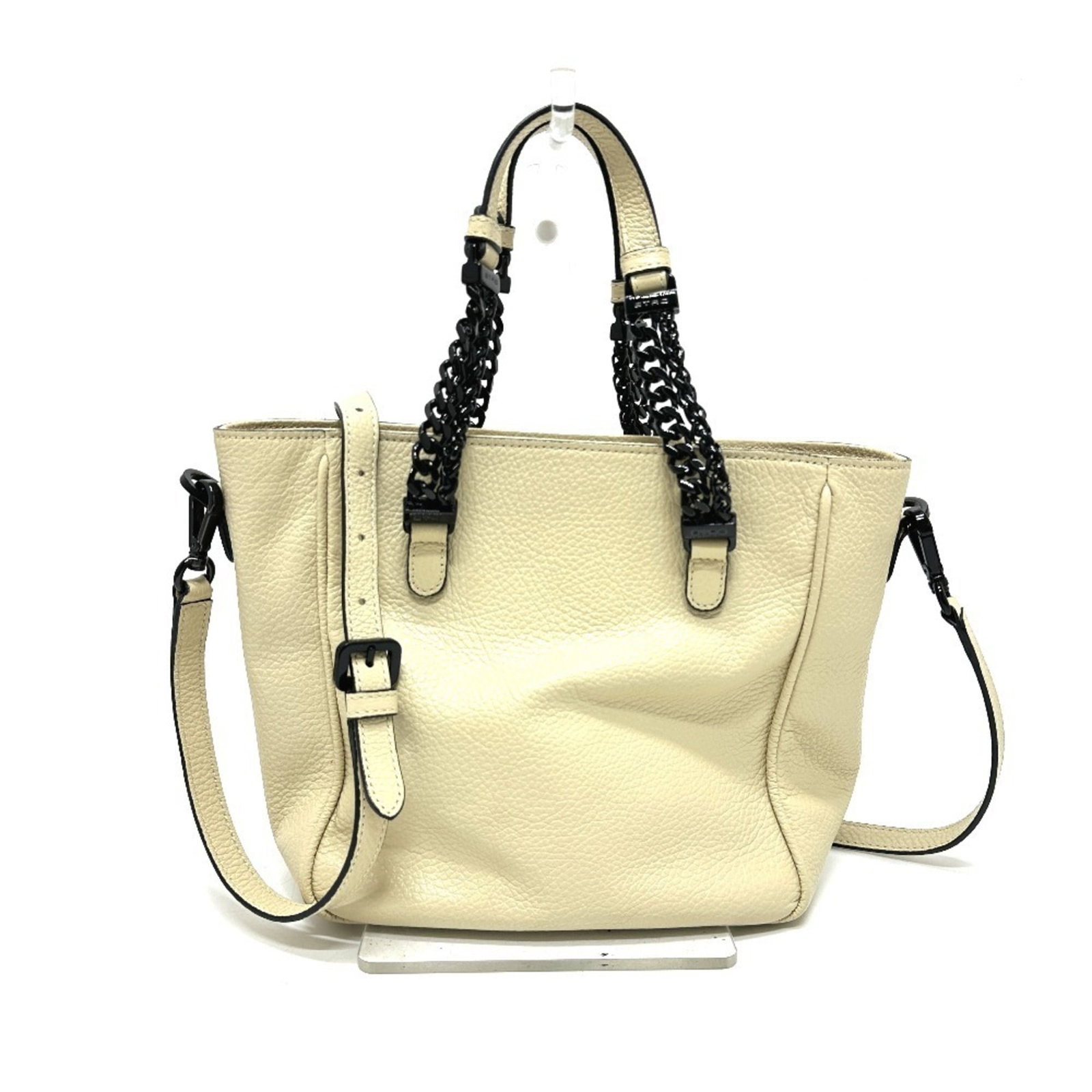 Shoulder Bag Leather Handbag Etro: Shoulder Bag Leather Handbag Etro Etro's luxurious leather shoulder bag boasts a timeless beige color and sleek design, complete with a sturdy zipper closure and spacious interior. Measuring 22cm x