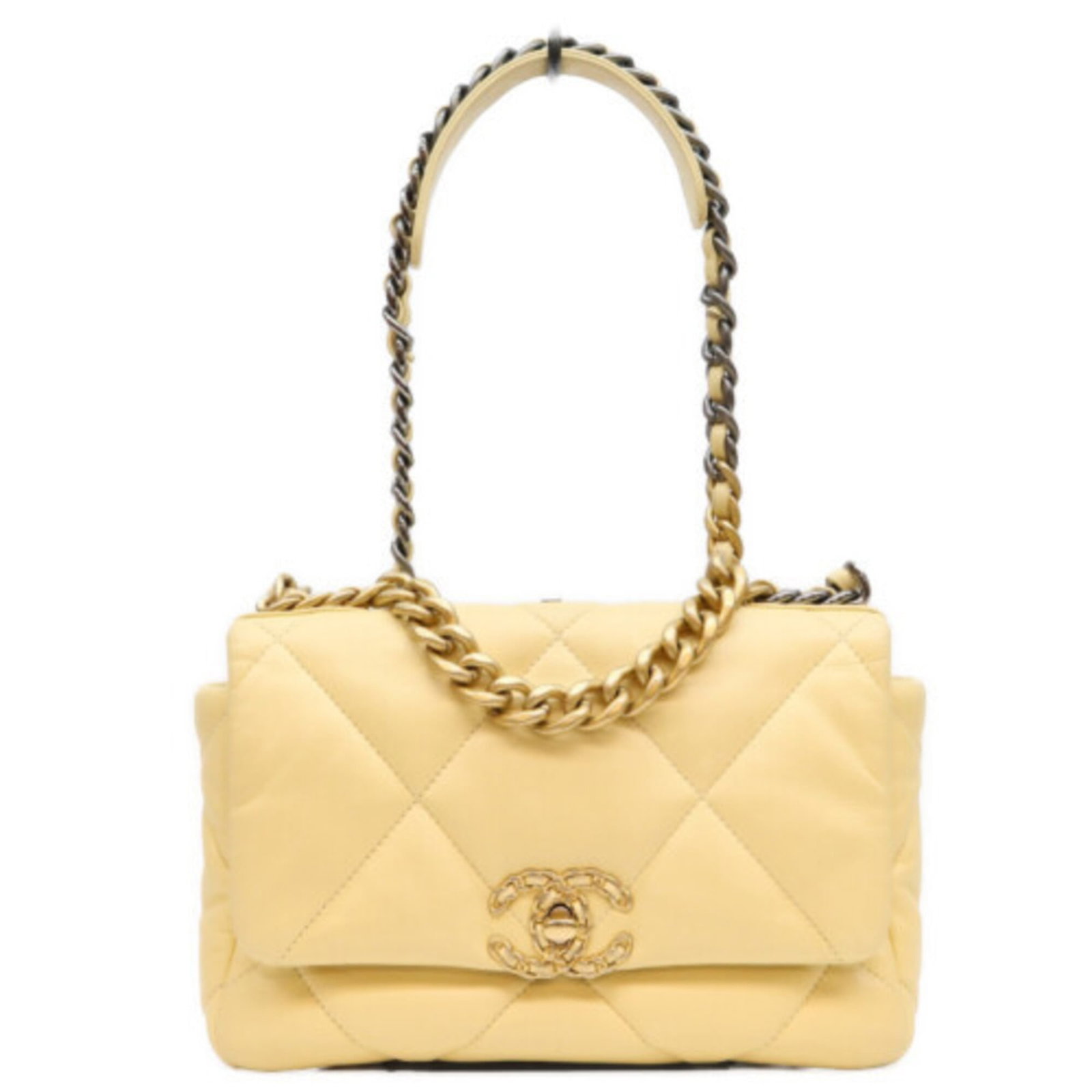 Shoulder Bag Leather Chanel: Shoulder Bag Leather Chanel This luxurious shoulder bag is crafted from high-quality lambskin leather, featuring a vibrant yellow color and elegant gold hardware. Measuring 19cm x 26cm x 8.5cm, it boa