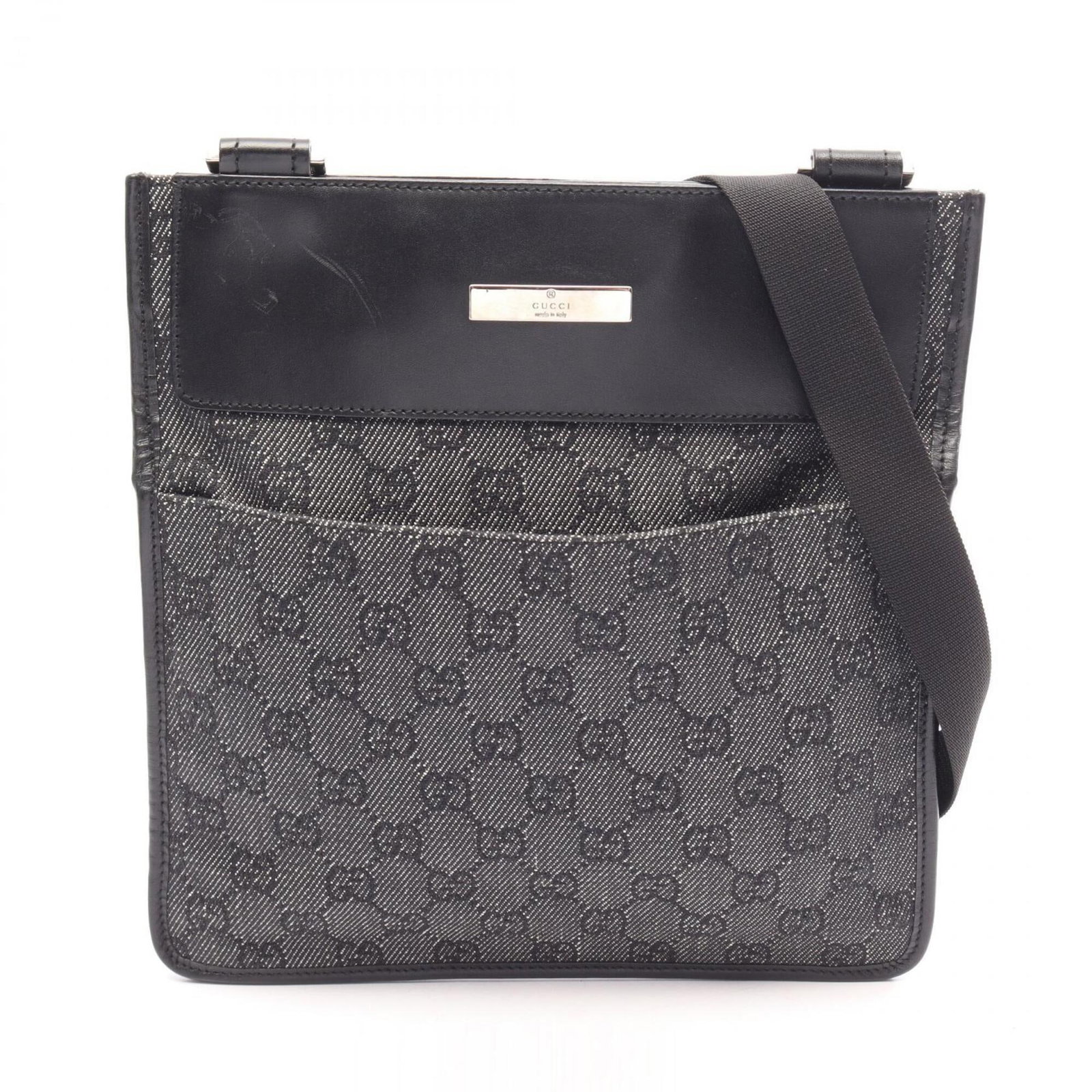 Shoulder Bag Gg Canvas Leather Handbag Gucci: Shoulder Bag Gg Canvas Leather Handbag Gucci GG canvas and leather come together in this sleek black shoulder bag from Gucci, measuring 25cm x 24cm x 5.00mm. The signature GG canvas pattern adds a