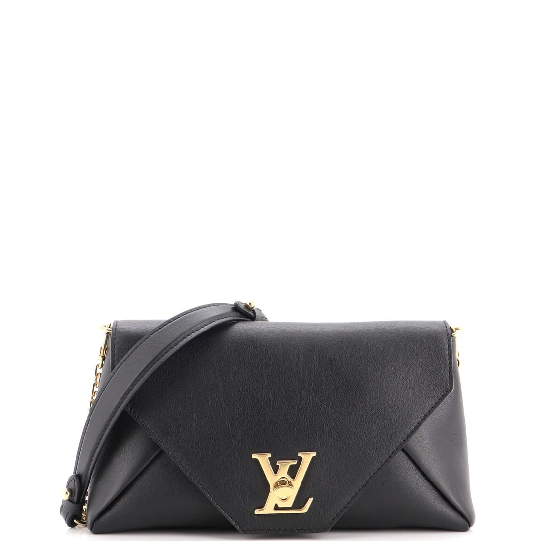 Love Note Leather Chain Clutch Louis Vuitton: Love Note Leather Chain Clutch Louis Vuitton Black Love Note Leather Chain Clutch from Louis Vuitton, featuring a sleek cross body design with a 16" strap drop. The exterior showcases minor scuffs