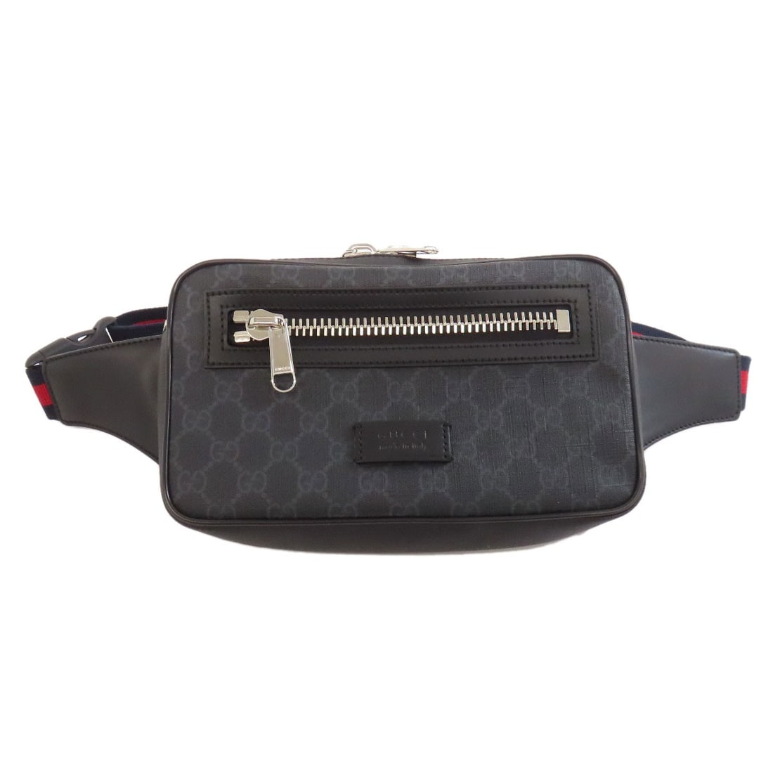 Gucci 474293 Gg Supreme Body Bag Pvc: Gucci 474293 Gg Supreme Body Bag Pvc Black PVC body bag from Gucci featuring a sleek design. This style is characterized by its use of PVC material, a distinctive exterior color, and a classic body