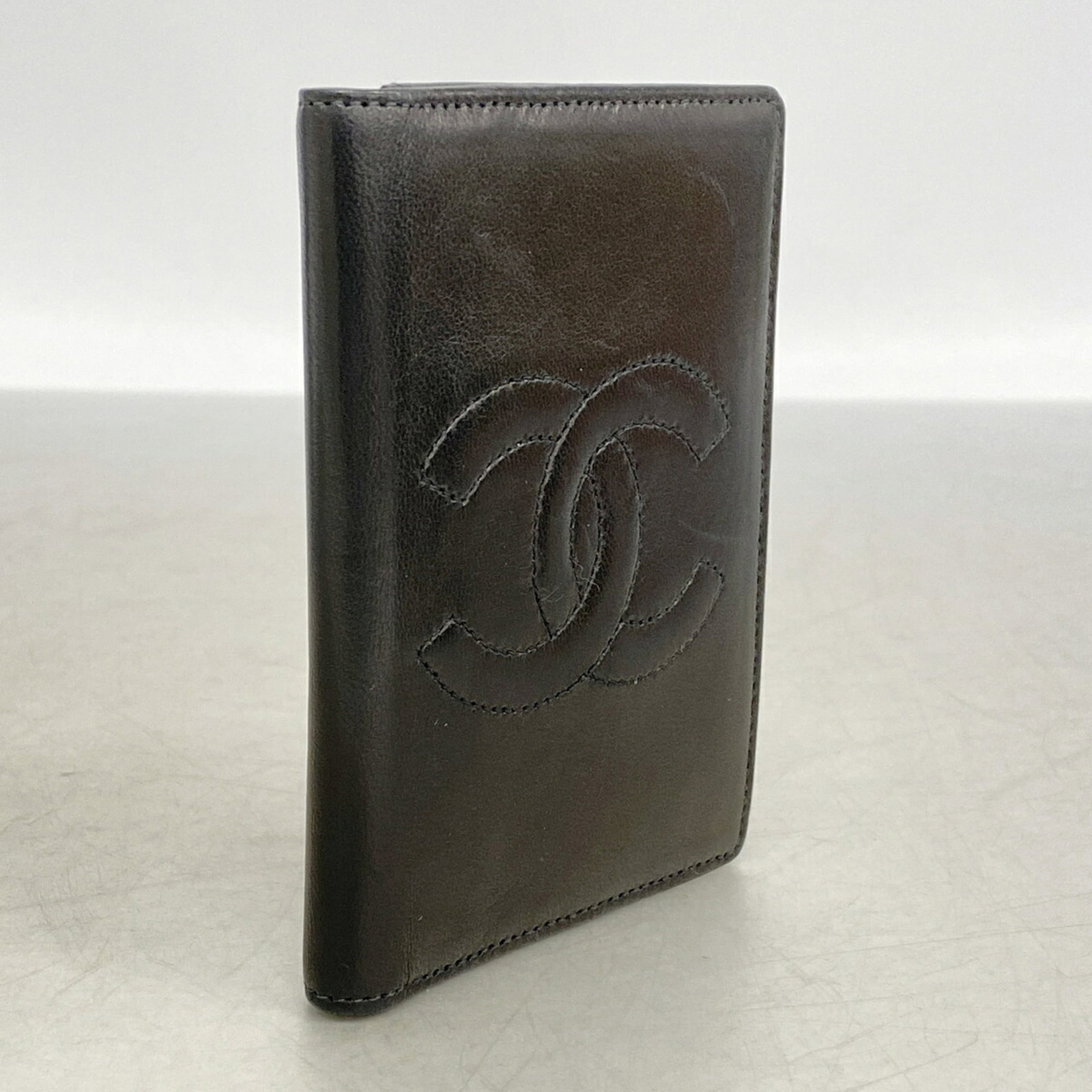 Chanel Card Case Leather - 2