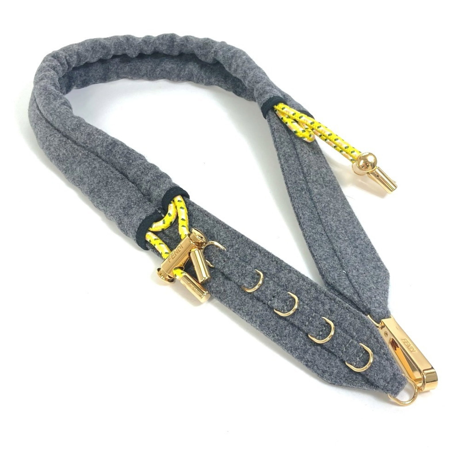 Standard Belt Fendi: Standard Belt Fendi Standard Belt Fendi is a high-quality, gray women's belt with a sleek design. Measuring 88.5cm in length and 5cm in width, it features a classic style that complements a variety