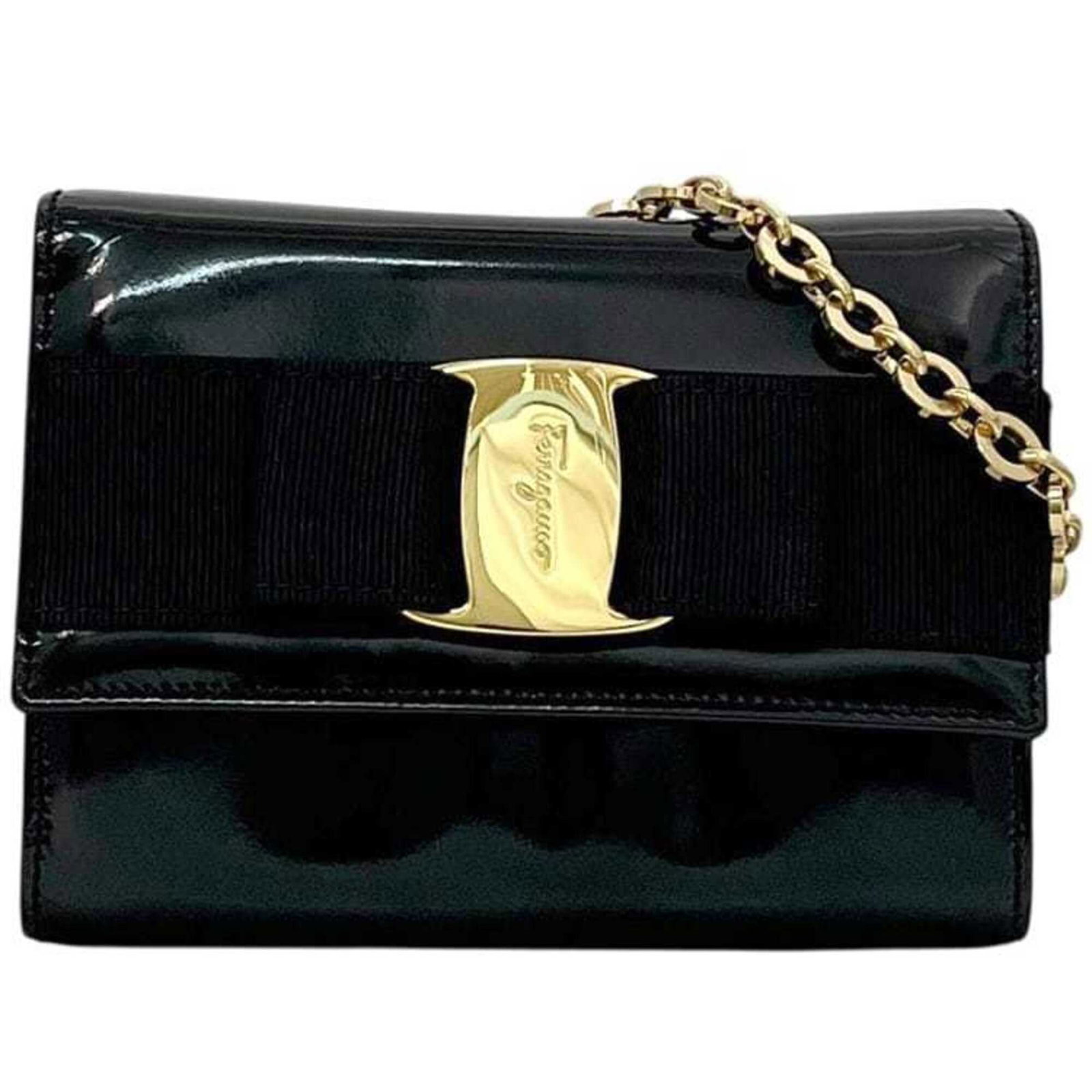 Salvatore Ferragamo Shoulder Bag Patent Leather: Salvatore Ferragamo Shoulder Bag Patent Leather Patent leather exterior adds a touch of sophistication to this sleek shoulder bag. Measuring 11cm x 14.5cm x 6cm, it features a 115cm strap length and