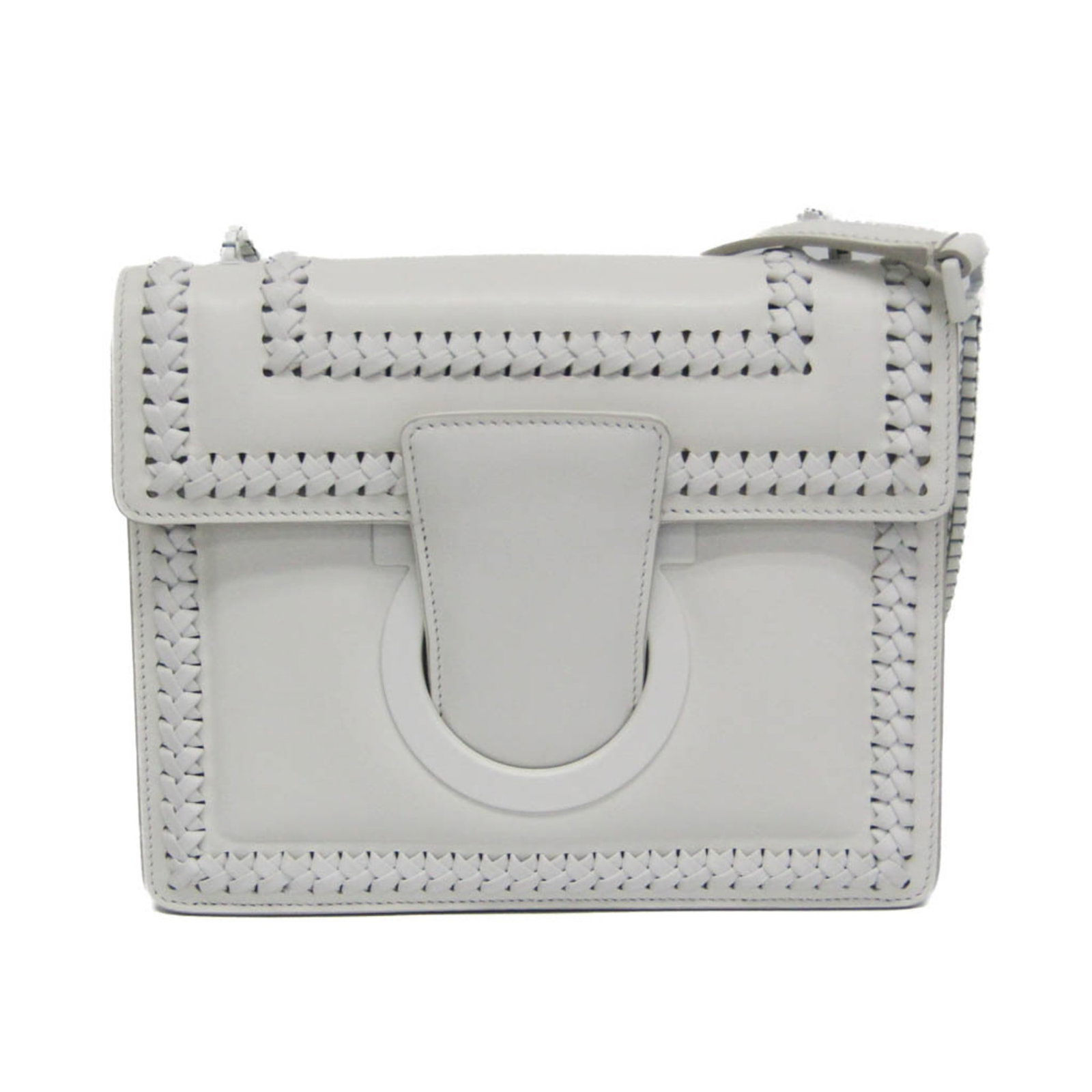 Ferragamo Leather Shoulder Bag: Ferragamo Leather Shoulder Bag White leather shoulder bag with a fastening belt closure, featuring an open pocket and a total weight of 620g. Measuring 15.5cm x 20cm x 7.5cm, this DY-21 H038 Gancini