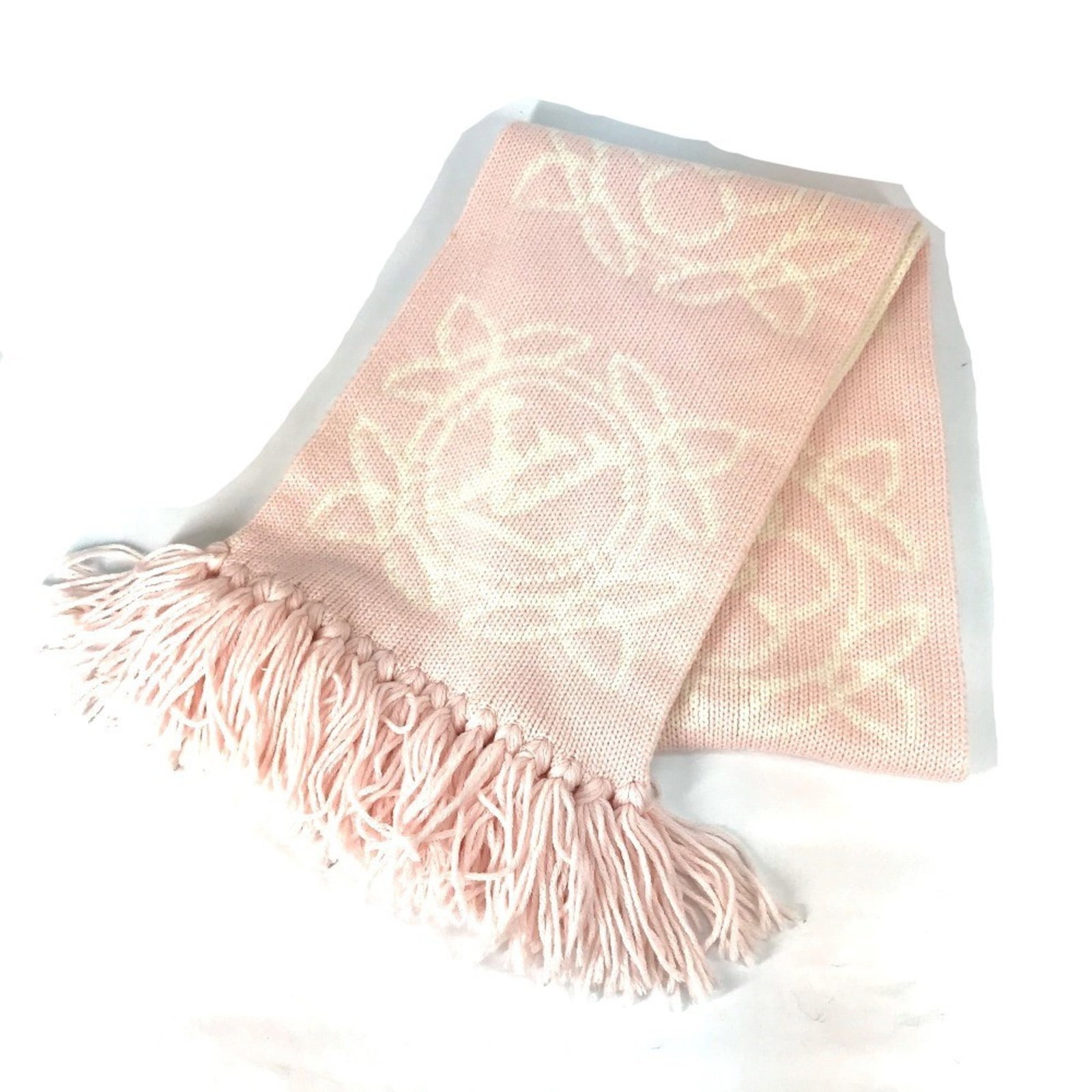 Louis Vuitton Stole Wool: Louis Vuitton Stole Wool The Louis Vuitton stole wool is a rectangular-shaped scarf with a unique pink, white, and yellow color combination. Made from high-quality wool, it measures 1.72m x 30cm and