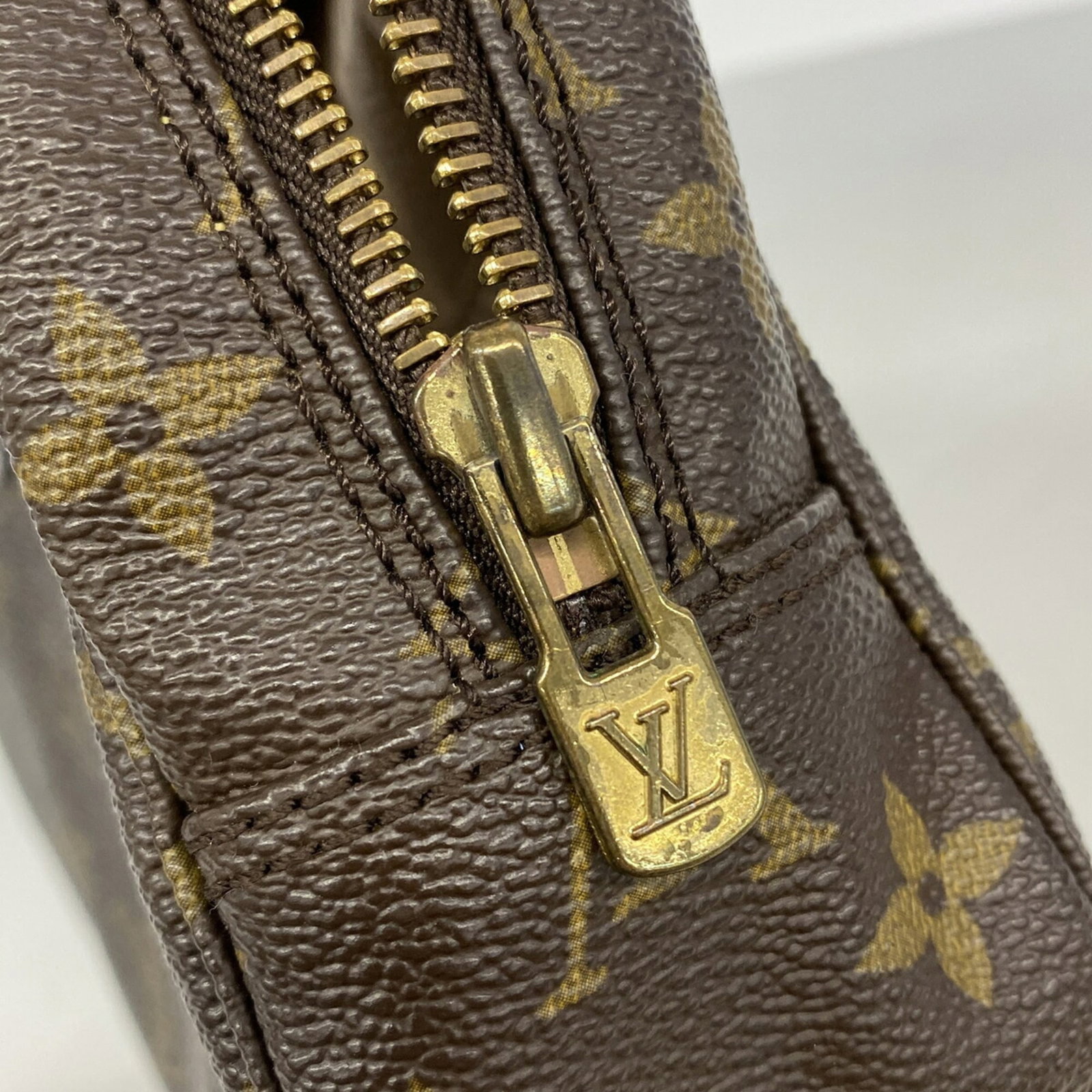 Louis Vuitton Pouch - 7
