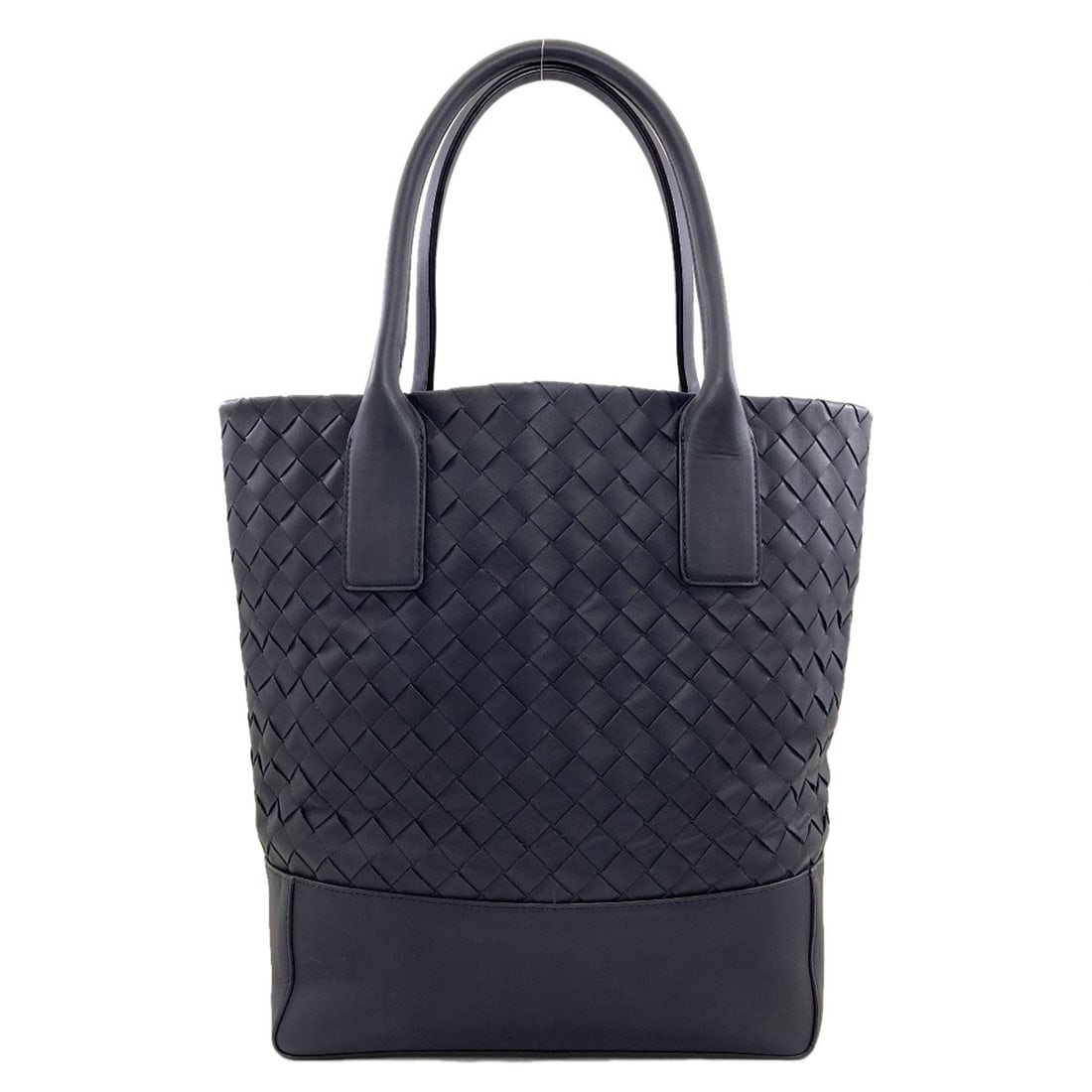 Tote Bag Calf Intrecciato Veneta Bottega: Tote Bag Calf Intrecciato Veneta Bottega Black Calf Intrecciato Veneta Bottega Tote Bag with open closure, measuring 13.4 inches in height and 5.1 inches in depth, featuring a width of 10.4-14.6