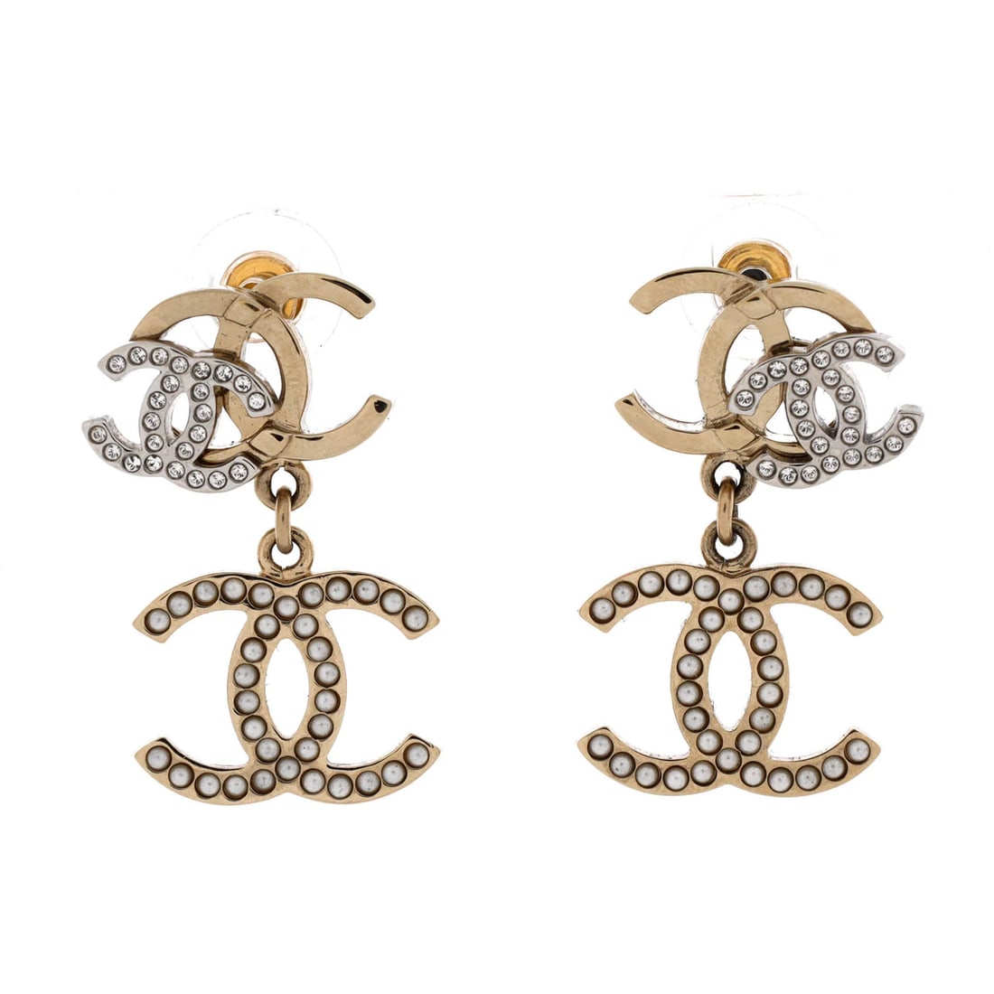 Chanel Triple CC Drop Earrings Metal with Crystals Faux Pearls: Chanel Triple CC Drop Earrings Metal with Crystals Faux Pearls Triple CC Drop Earrings in Gold feature crystals and faux pearls, adding a touch of luxury to any outfit. With a classic Chanel design,