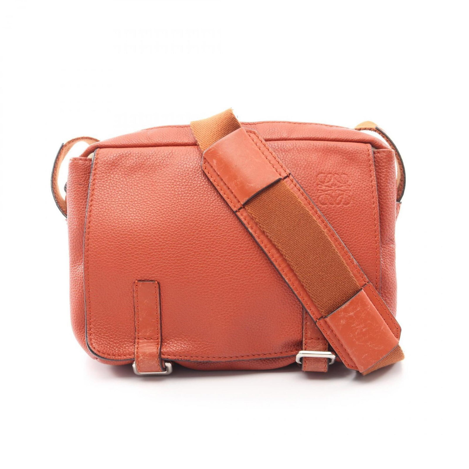 Shoulder Bag Leather Loewe Handbag: Shoulder Bag Leather Loewe Handbag This shoulder bag is made from high-quality leather and features a classic design. Measuring 17cm x 23cm, it has a timeless appeal that makes it a versatile