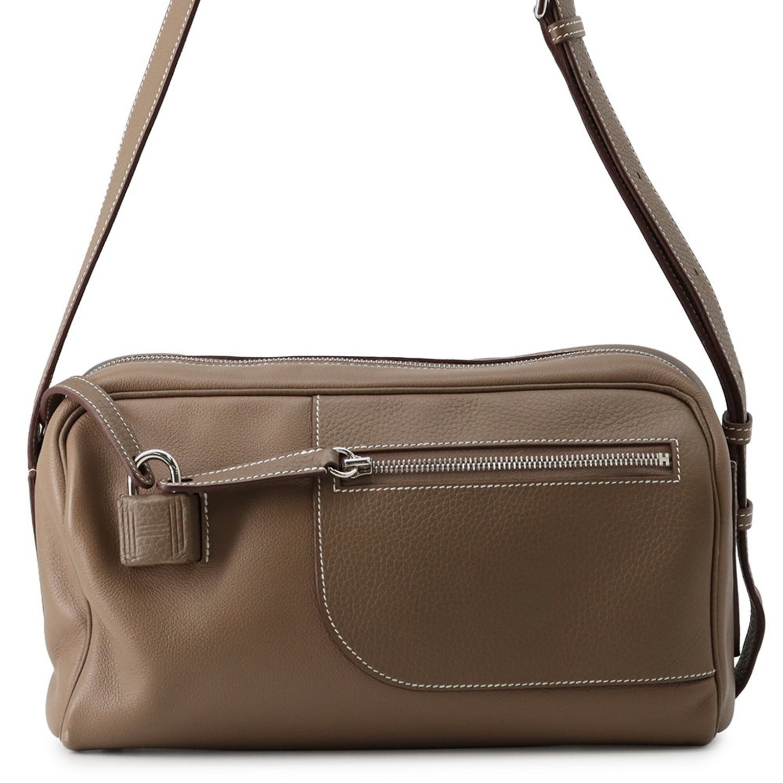Clemence Taurillon Leather Shoulder Bag Hermes Handbag: Clemence Taurillon Leather Shoulder Bag Hermes Handbag Taurillon clemence leather gives this shoulder bag a distinctive, luxurious feel. With its Etoupe gray color and sleek 17cm x 30cm x 14cm dimensi