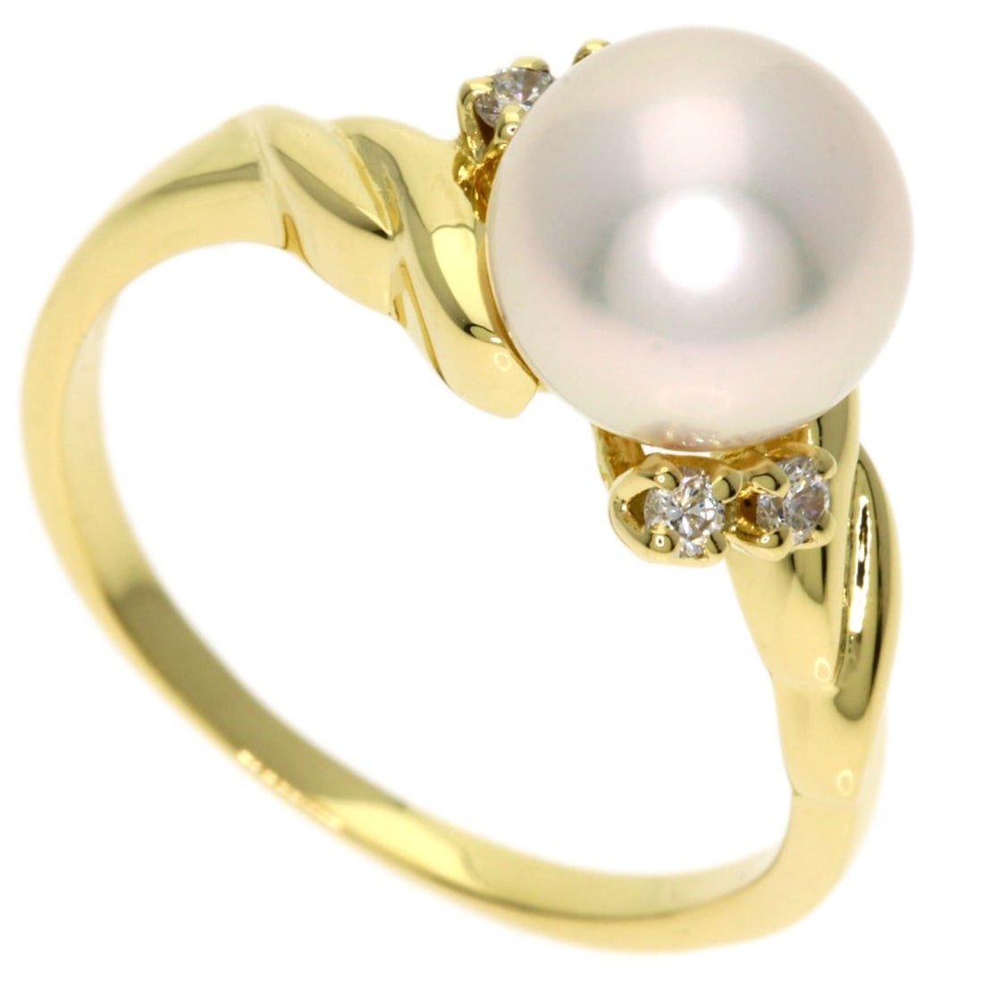 K18 Mikimoto Yellow Gold Pearl Diamond Ring: K18 Mikimoto Yellow Gold Pearl Diamond Ring K18 Mikimoto Yellow Gold Pearl Diamond Ring features a stunning pearl set in K18 yellow gold, showcasing the beauty of this precious gemstone. The ring's go