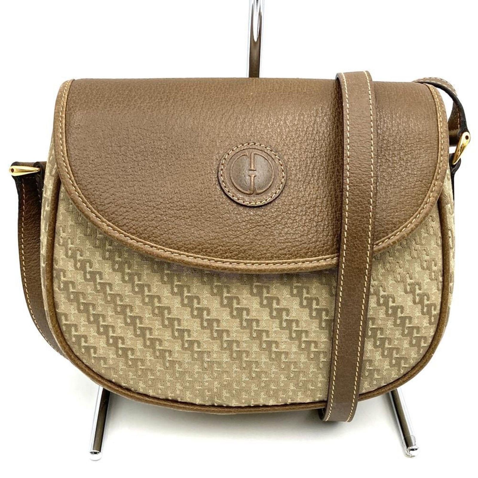 Canvas Leather Bag Shoulder Gucci: Canvas Leather Bag Shoulder Gucci Canvas Leather Bag Shoulder Gucci - A stylish and versatile shoulder bag made from canvas and leather, featuring a classic Gucci design with a brown color and