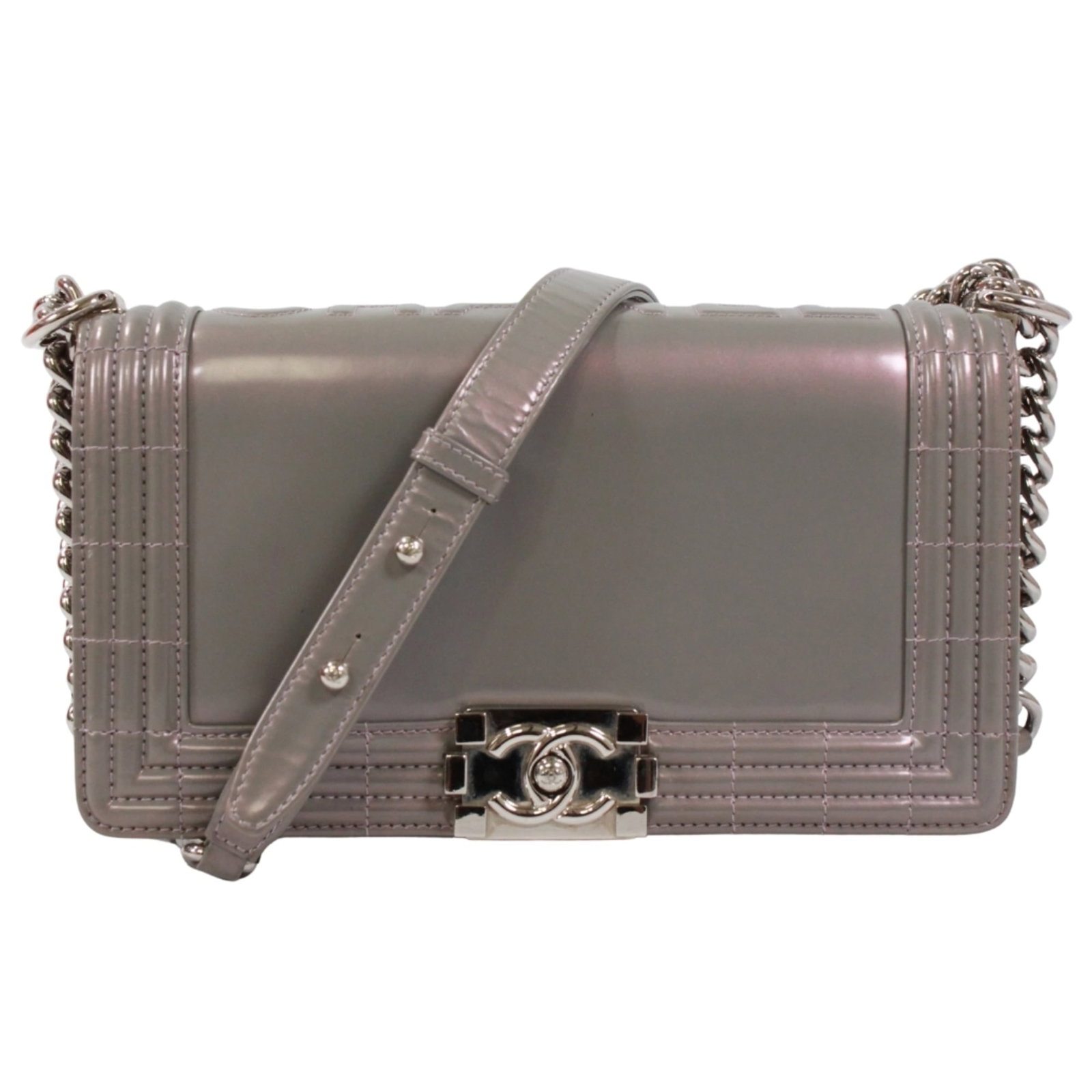 Patent Leather Chanel Bag Shoulder: Patent Leather Chanel Bag Shoulder Patent leather Chanel bag shoulder, made from high-quality metallic gray patent leather, features a sleek 14cm x 25cm x 5cm design. The bag's patent leather