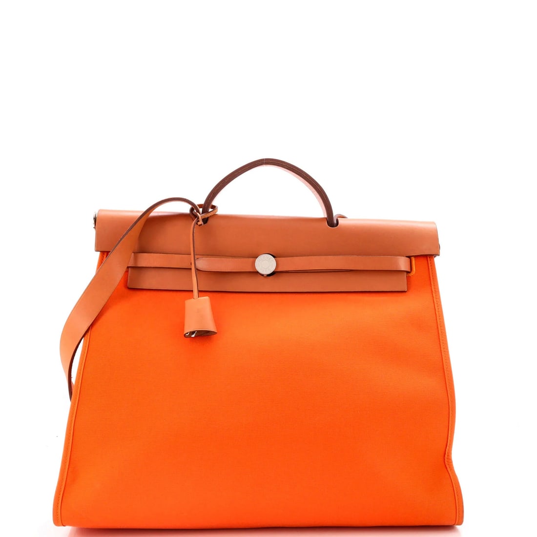 Hermes Herbag Zip Leather Toile 39: Hermes Herbag Zip Leather Toile 39 The Hermes Herbag Zip Leather Toile 39 is a stylish and versatile handbag, featuring a classic design with a modern twist. With its heavy corner wear, scuffs, and