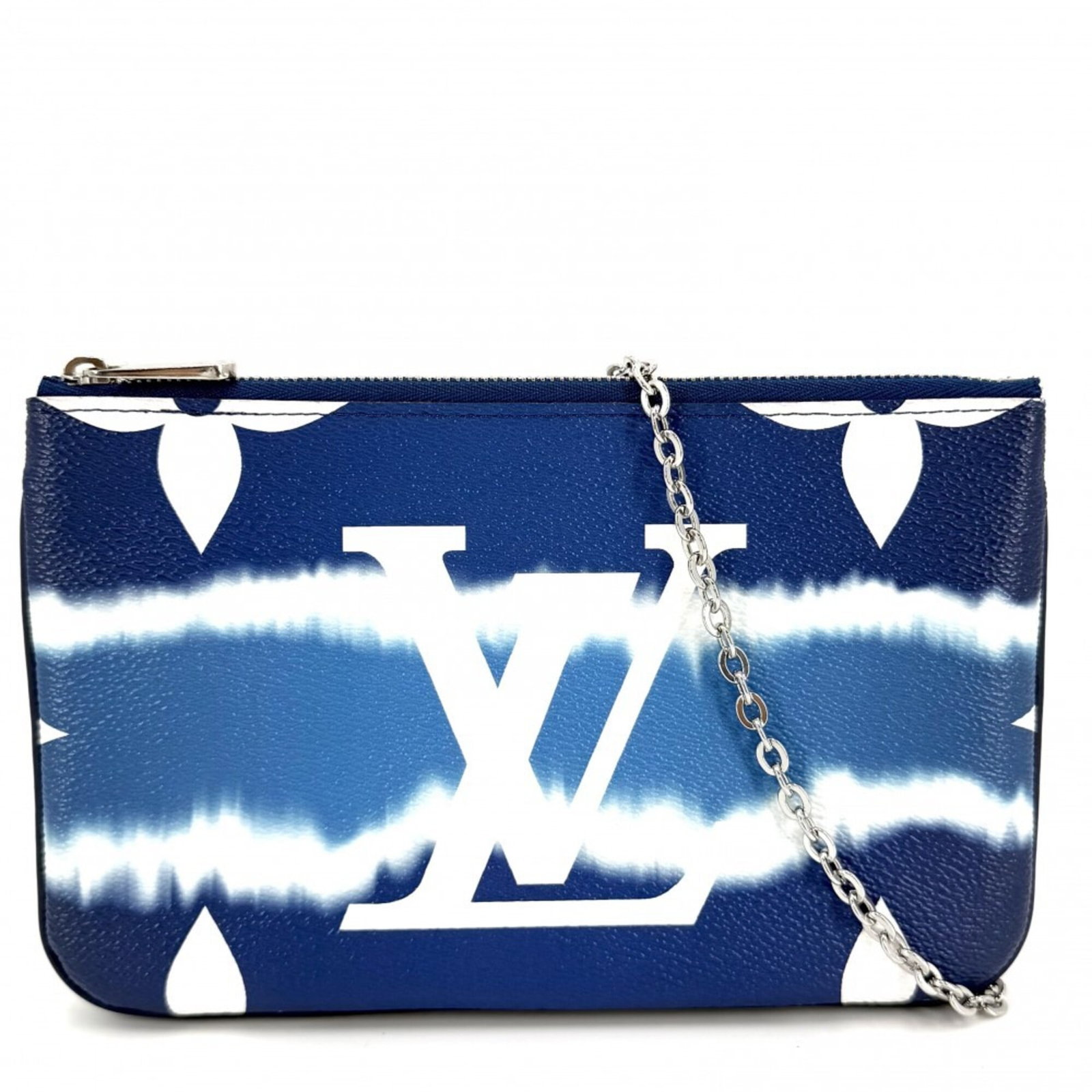 Shoulder Bag Monogram Pochette Louis Vuitton: Shoulder Bag Monogram Pochette Louis Vuitton This Louis Vuitton Monogram Pochette shoulder bag features a distinctive blue monogram pattern and measures 13cm x 21cm x 1.5cm. The bag's compact size and