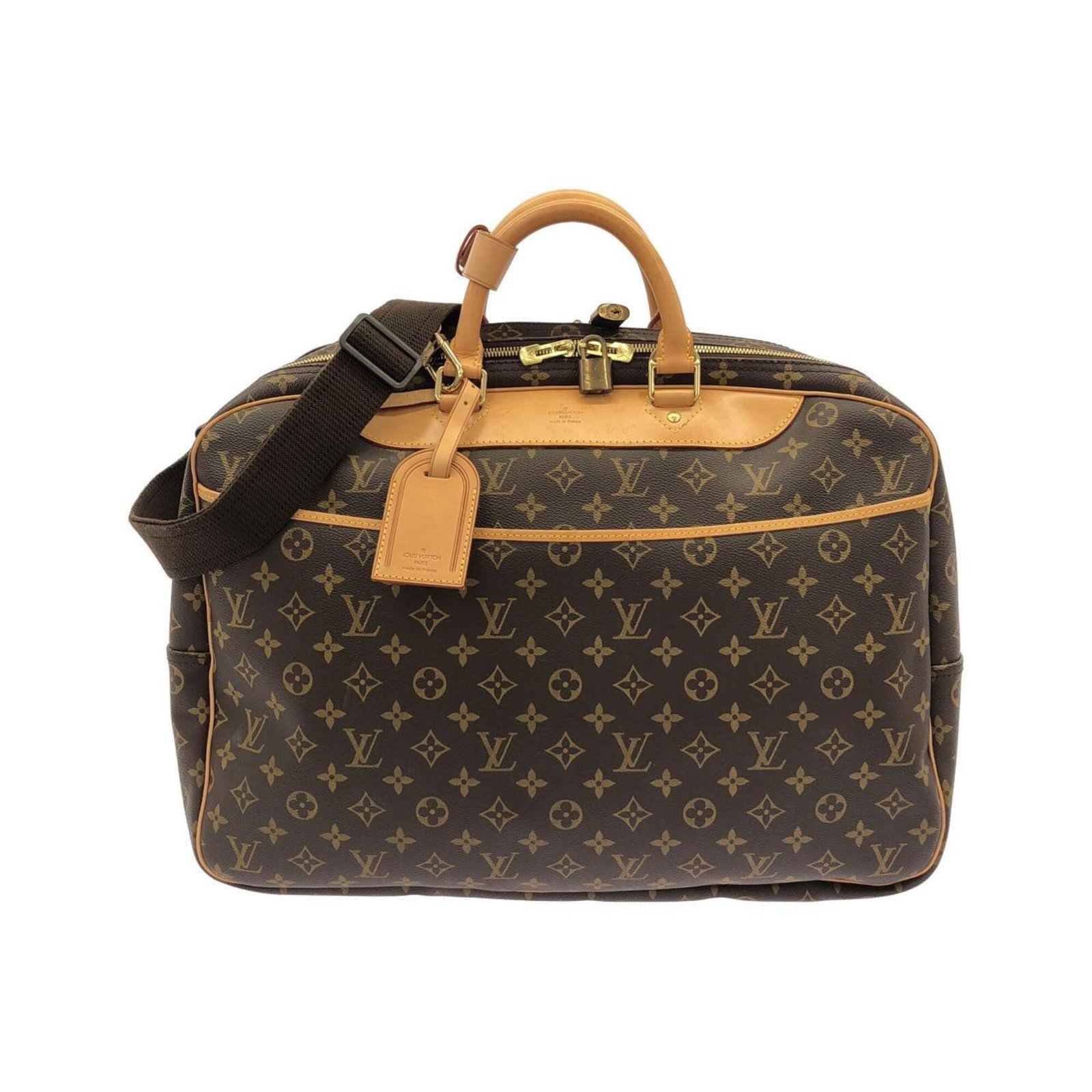 Louis Vuitton Boston Bag Coated Canvas: Louis Vuitton Boston Bag Coated Canvas Coated canvas construction provides durability and style to this Louis Vuitton Boston bag, featuring a classic design with gold hardware. The marron color and