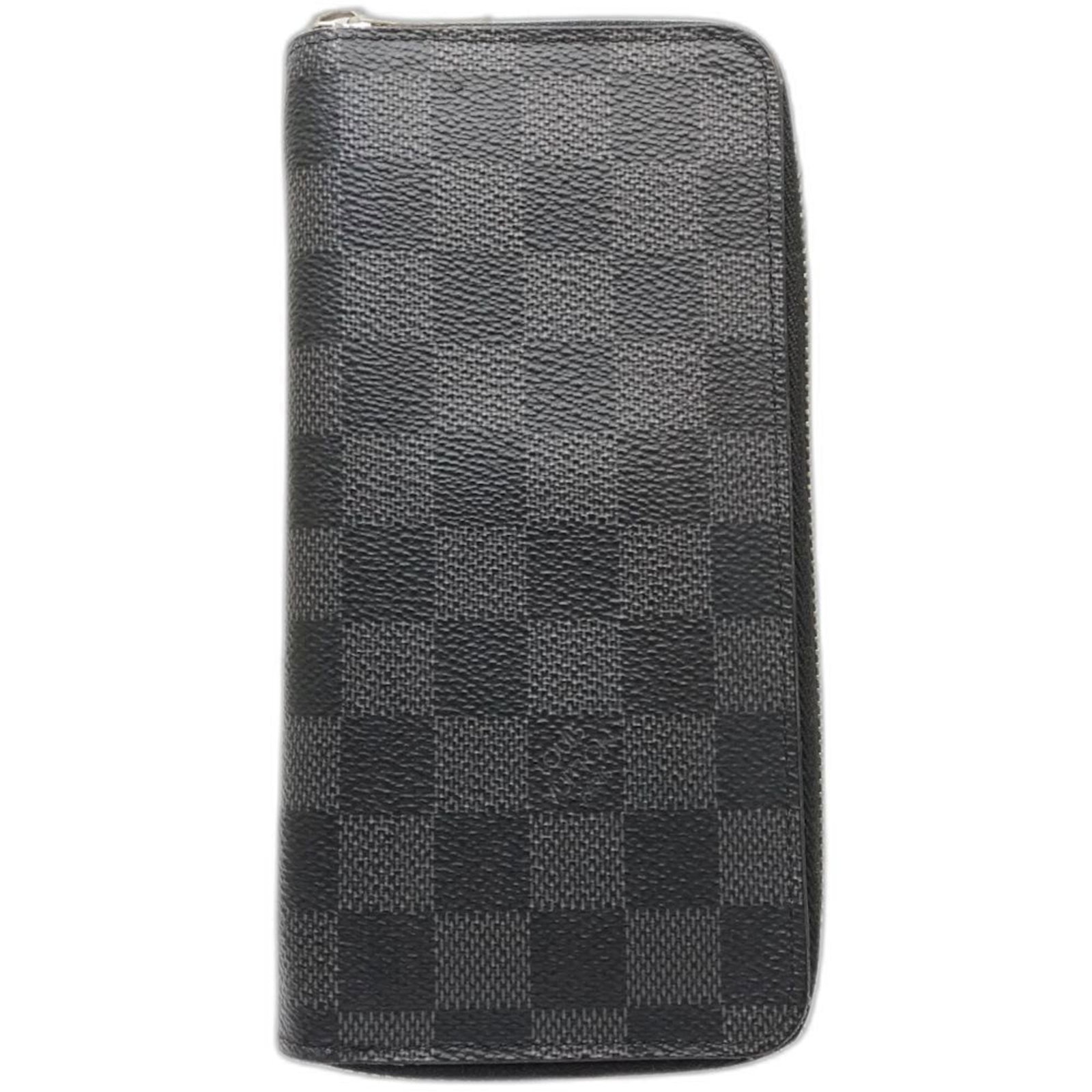 Louis Vuitton Long Wallet (Bi-Fold) Damier Graphite: Louis Vuitton Long Wallet (Bi-Fold) Damier Graphite Damier Graphite, Noir, and a sleek bi-fold design come together in this Louis Vuitton Long Wallet, crafted from high-quality materials. Measuring 9.