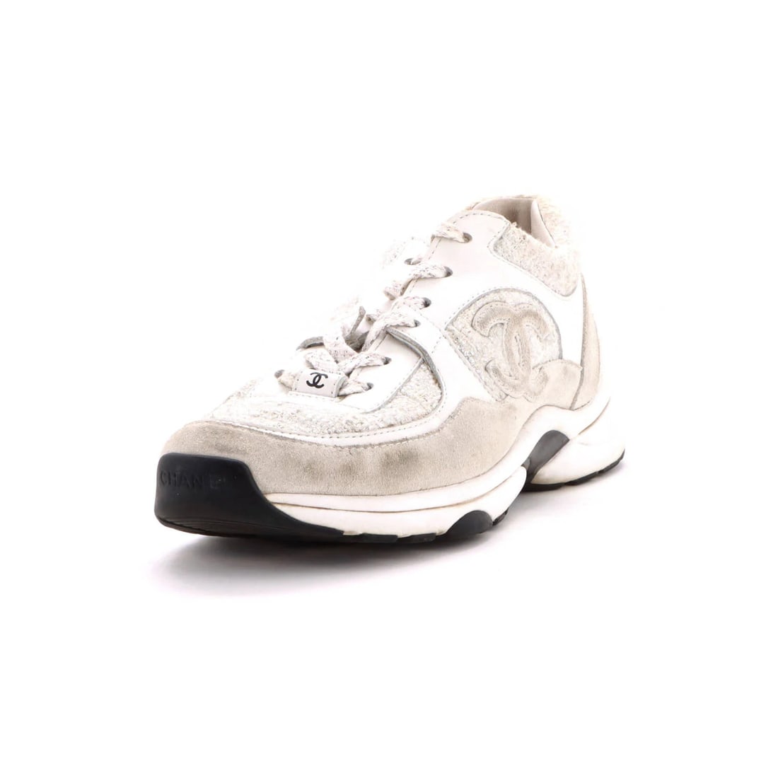 Women's CC Low-Top Sneakers Leather Tweed: Women's CC Low-Top Sneakers Leather Tweed White leather and tweed exterior, black and white interior, and a low-top design make these Women's CC Low-Top Sneakers a stylish choice. With a great conditi
