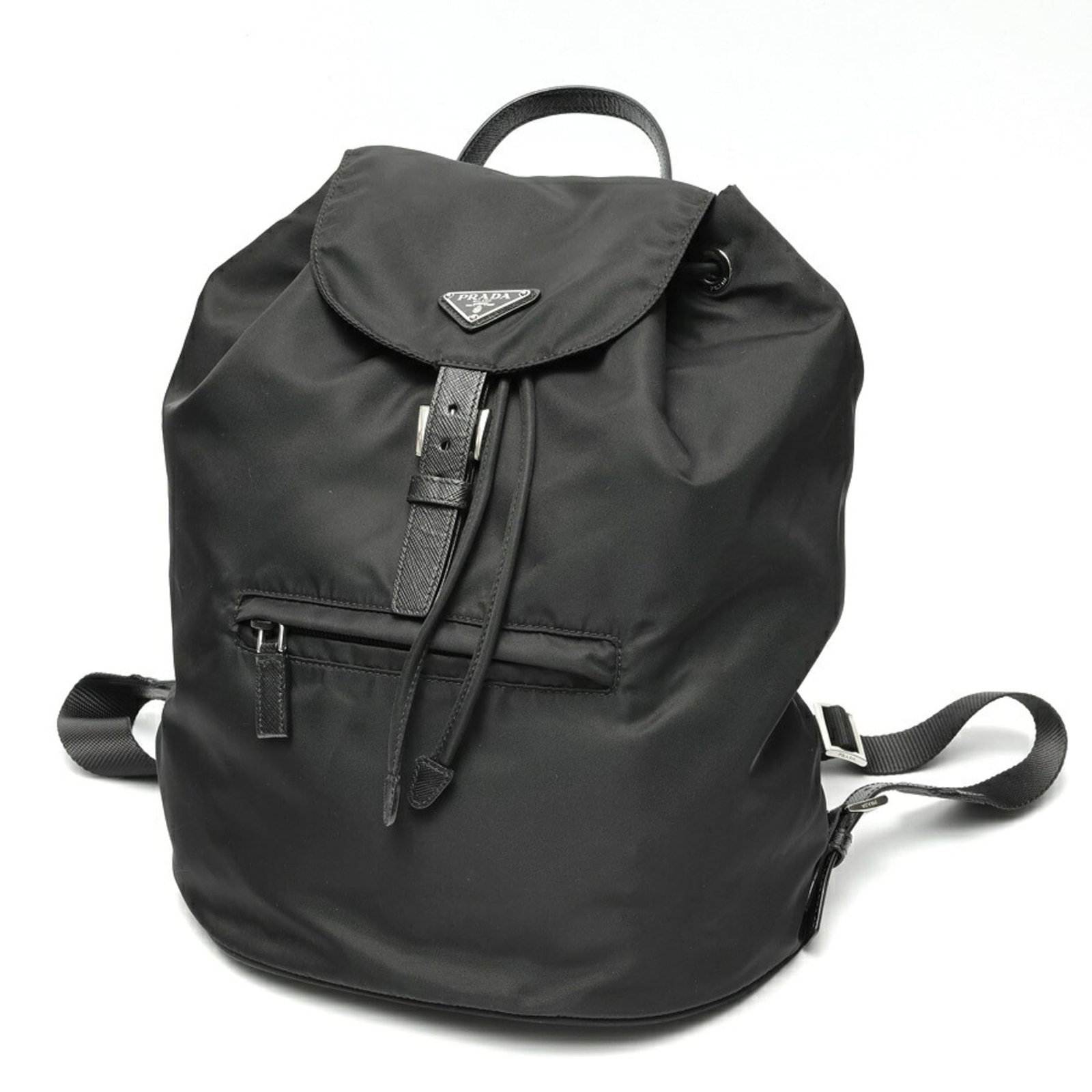 Backpack Nylon Prada: Backpack Nylon Prada Black Nylon Backpack from Prada, measuring 28cm x 26cm x 14.5cm, made from high-quality nylon material. This stylish backpack features a sleek design and a compact size, making