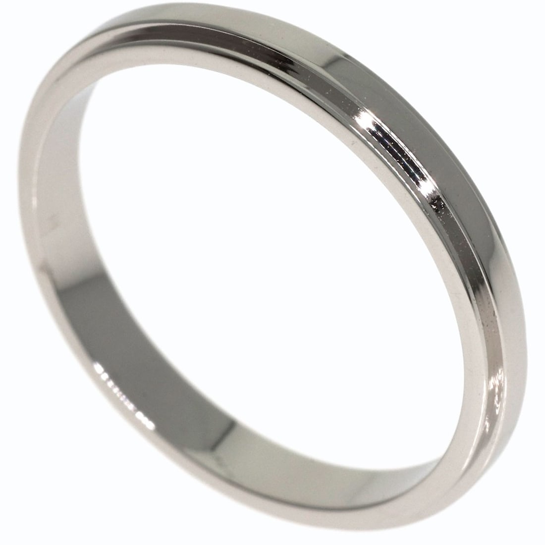 Cartier Amour #50 Ring Platinum Pt950: Cartier Amour #50 Ring Platinum Pt950 Cartier Amour #50 Ring in Platinum Pt950 boasts a sleek, silver design with an open ring closure, making it a striking accessory. This platinum ring features no