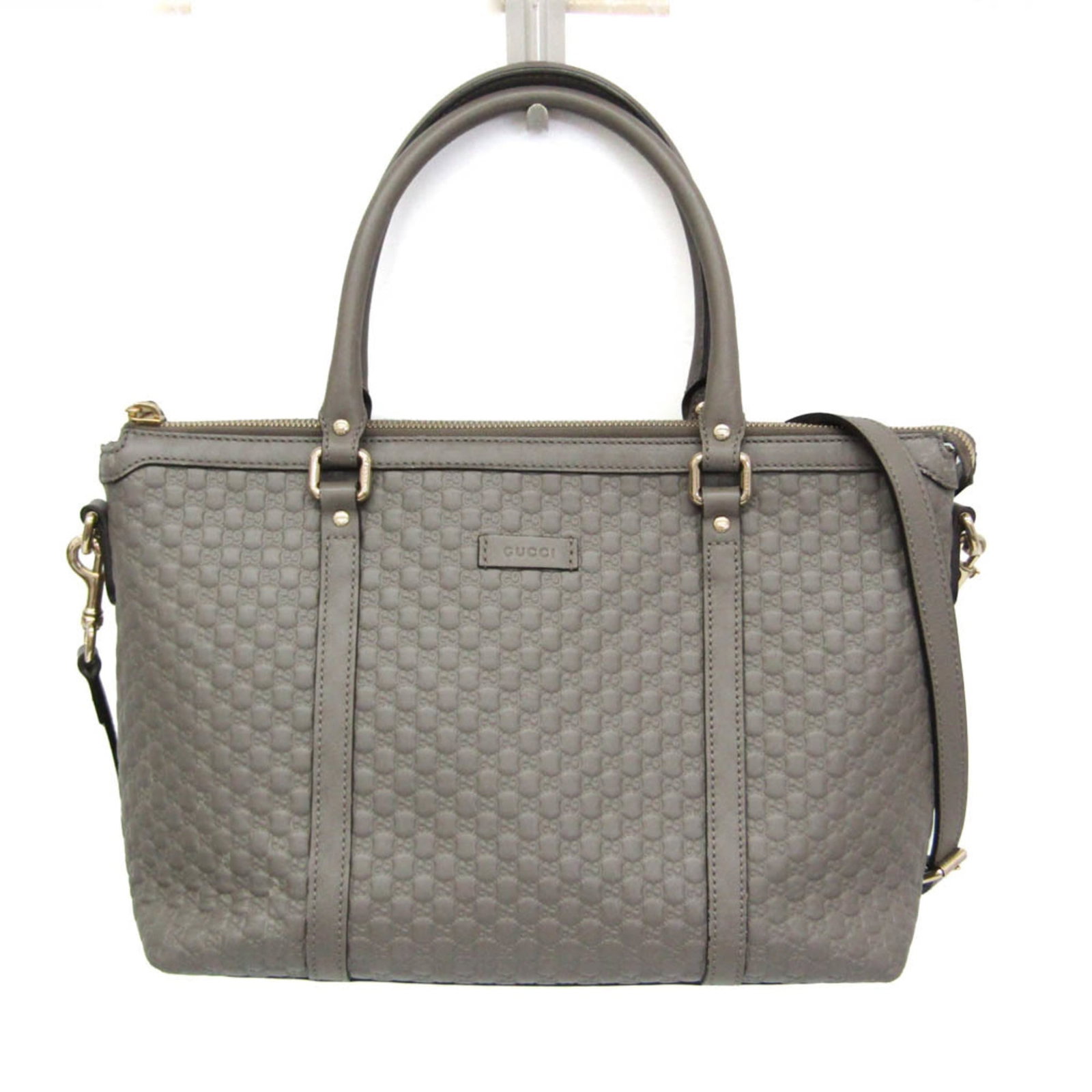 Shoulder Bag Leather Handbag Gucci: Shoulder Bag Leather Handbag Gucci Top-quality Gucci leather shoulder bag with a classic crossbody design, featuring a sturdy zipper closure and two convenient pockets for added organization. This sty