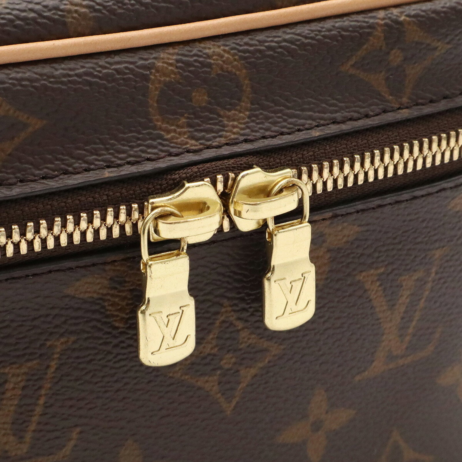 Louis Vuitton Monogram Handbag - 5