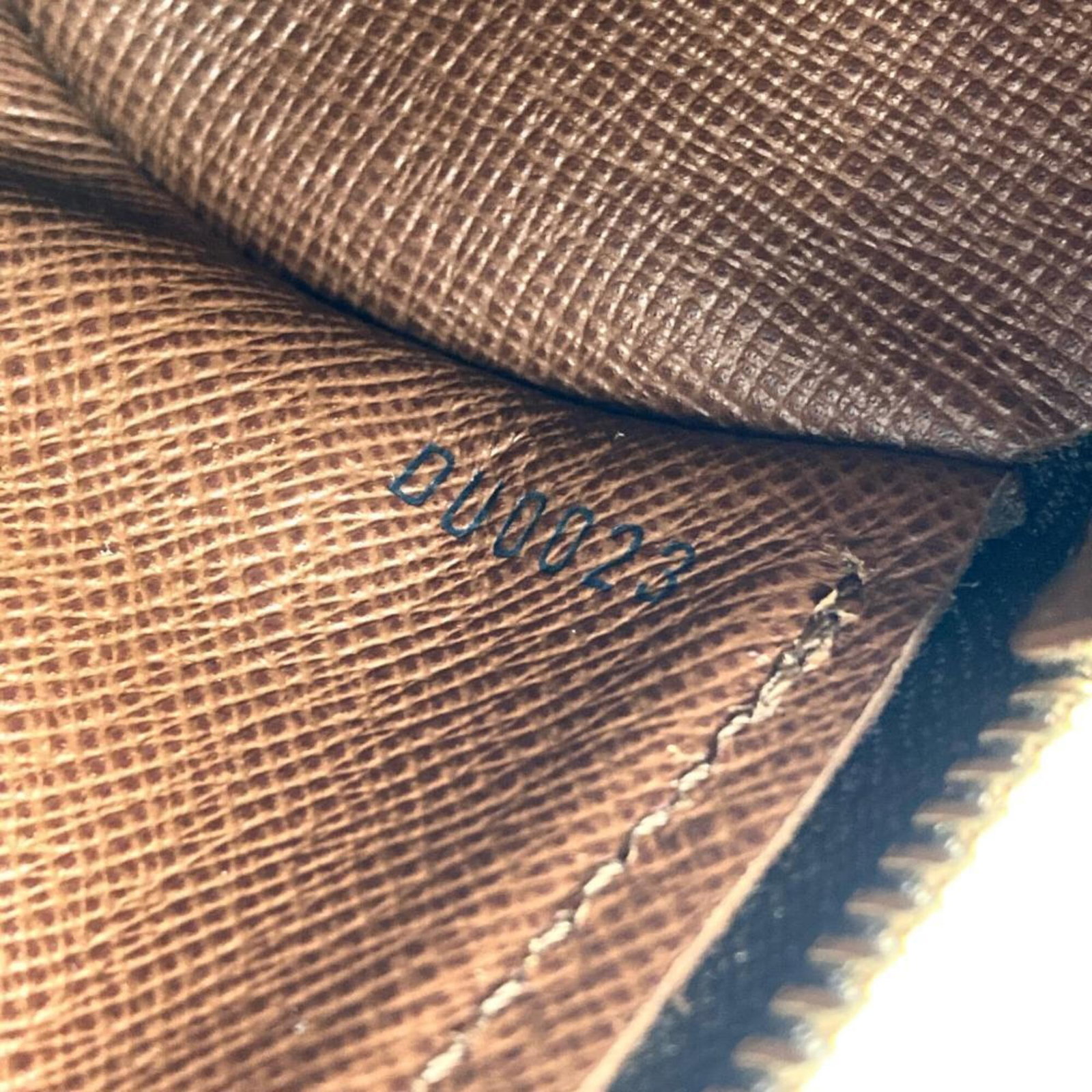 Louis Vuitton Monogram Handbag - 8