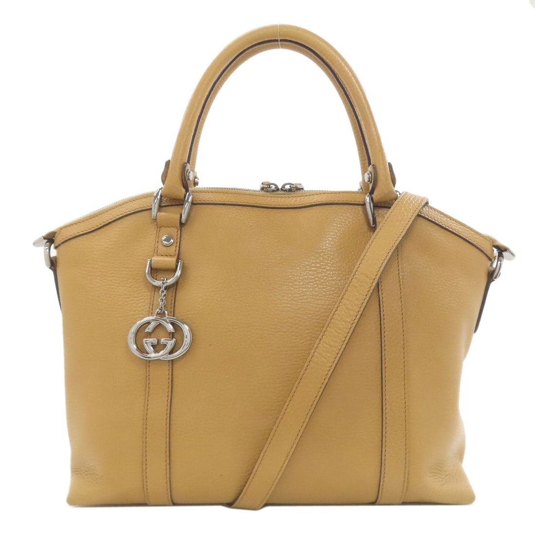 Gucci 341503 Outlet Interlocking G 2Way Tote Bag Leather: Gucci 341503 Outlet Interlocking G 2Way Tote Bag Leather Gucci 341503 Outlet Interlocking G 2Way Tote Bag Leather is a stylish beige tote bag made from high-quality leather, featuring an interlocking 