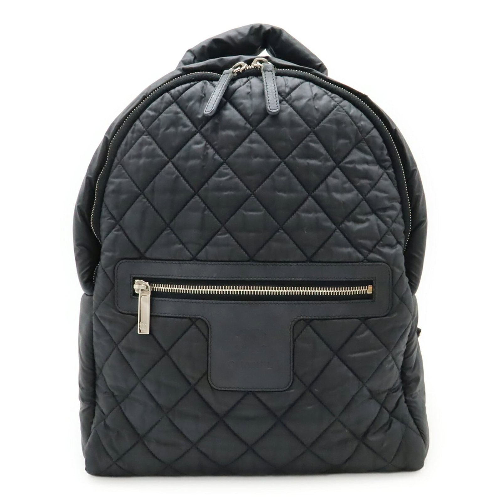 Nylon Leather Backpack Chanel: Nylon Leather Backpack Chanel Nylon and leather backpack from Chanel, made in Italy with a classic black and Bordeaux color combination. This 35cm x 28.5cm x 12cm backpack features a durable nylon