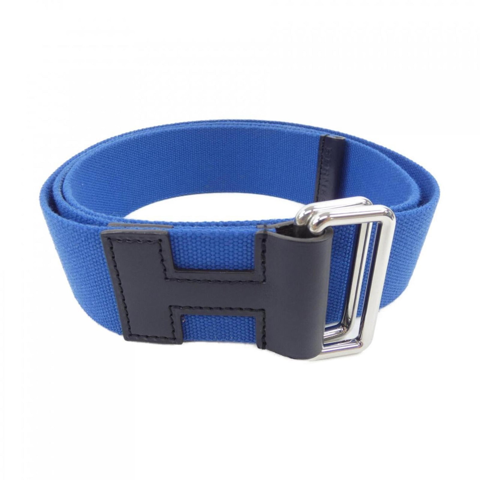 Hermes Standard Belt: Hermes Standard Belt Blue Hermes Standard Belt, 115cm in length, offers a classic and timeless design. This standard belt features a sleek blue color, perfect for adding a touch of elegance to any out