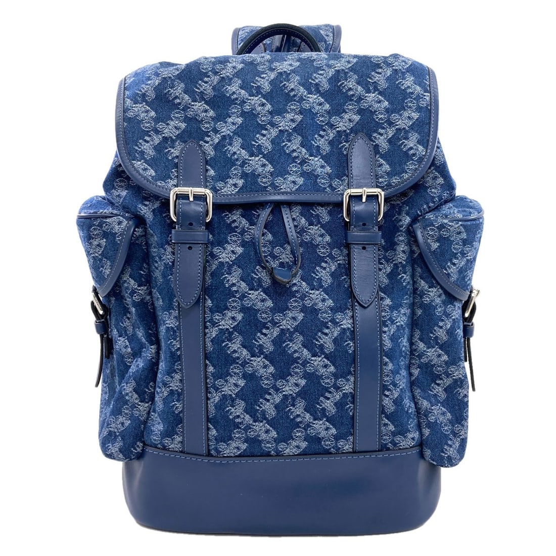 Coach Caj51 Hitch Horse Carriage Backpack Denim Daypack: Coach Caj51 Hitch Horse Carriage Backpack Denim Daypack Blue Coach Caj51 Hitch Horse Carriage Backpack Denim Daypack. This denim daypack features a distinctive blue color and a unique Coach design. Th