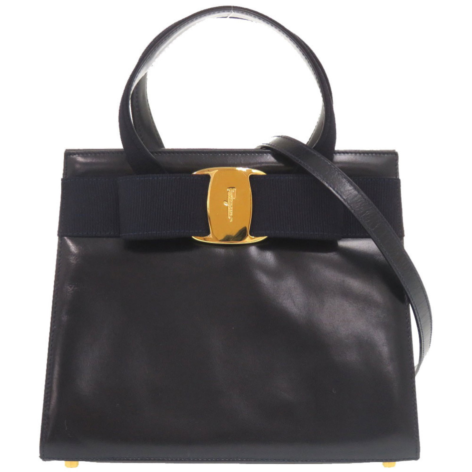 Ferragamo Salvatore Handbag Leather Bag Shoulder: Ferragamo Salvatore Handbag Leather Bag Shoulder Navy leather shoulder bag from Salvatore Ferragamo, Italy, with a classic design and timeless elegance. Measuring 20.5cm x 24.5cm x 9.5cm, this