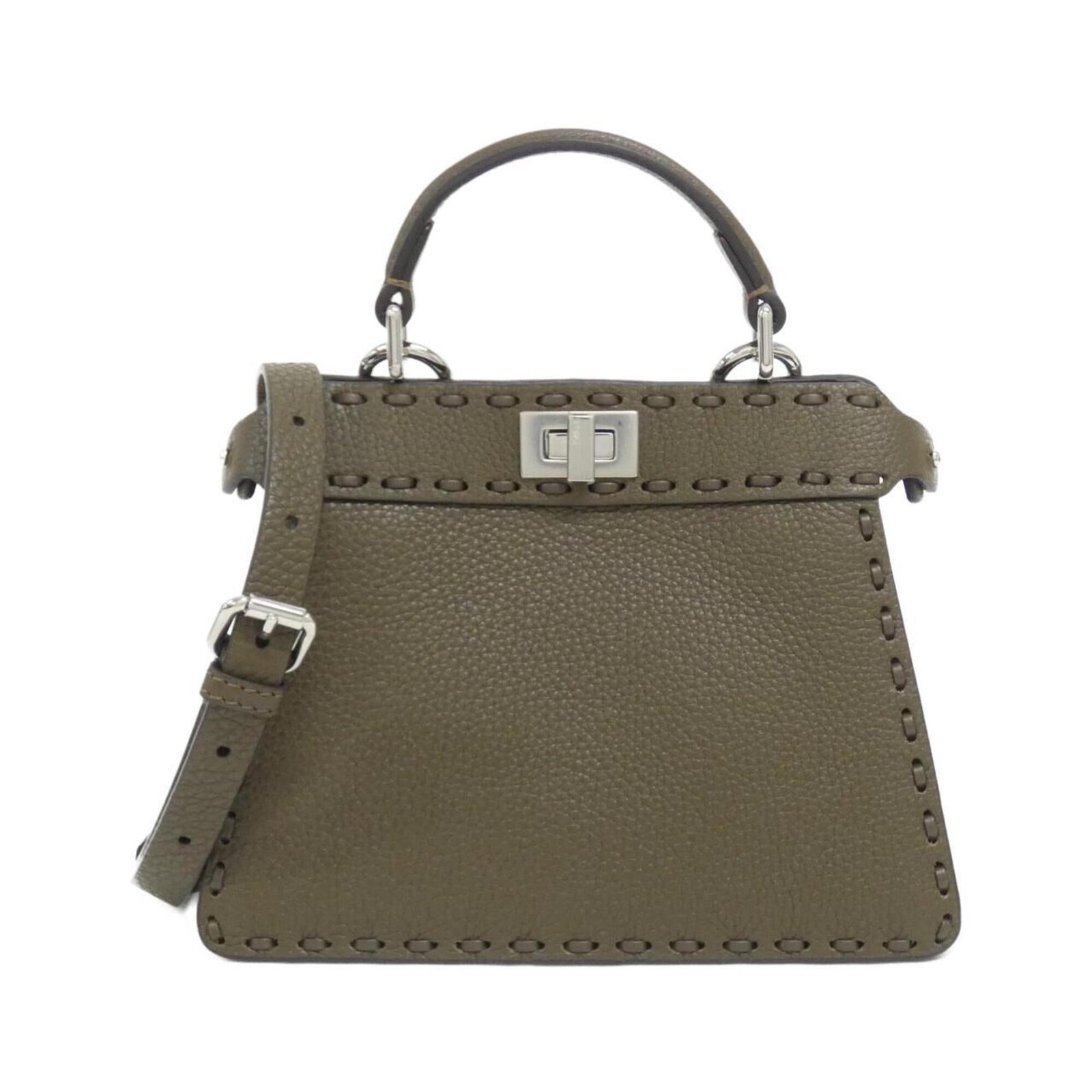 Handbag Leather Fendi: Handbag Leather Fendi Handbag made from high-quality leather, featuring a distinctive green color and silver hardware. Measuring 15cm x 20cm x 10cm, this Fendi handbag is a stylish accessory for