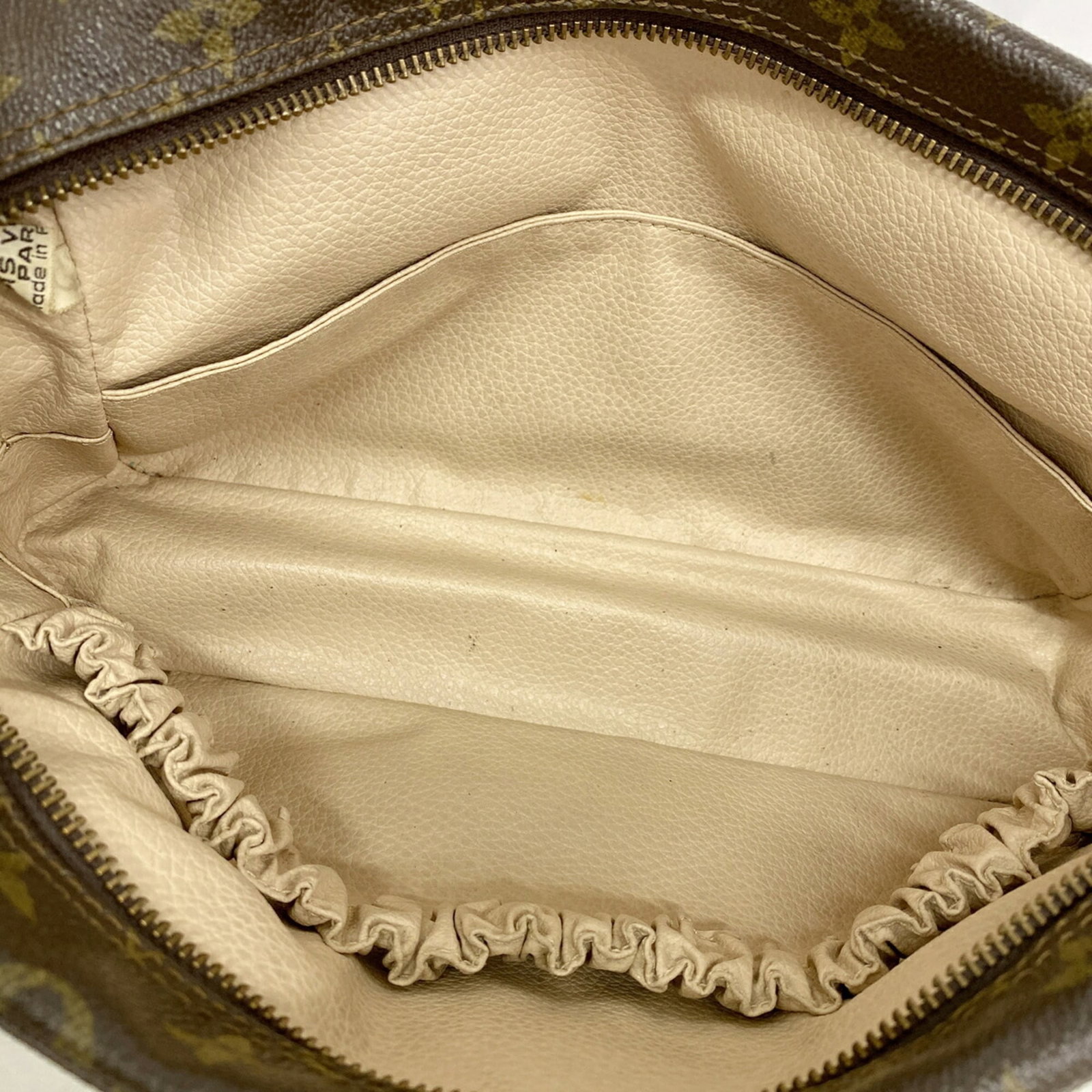Louis Vuitton Pouch - 4
