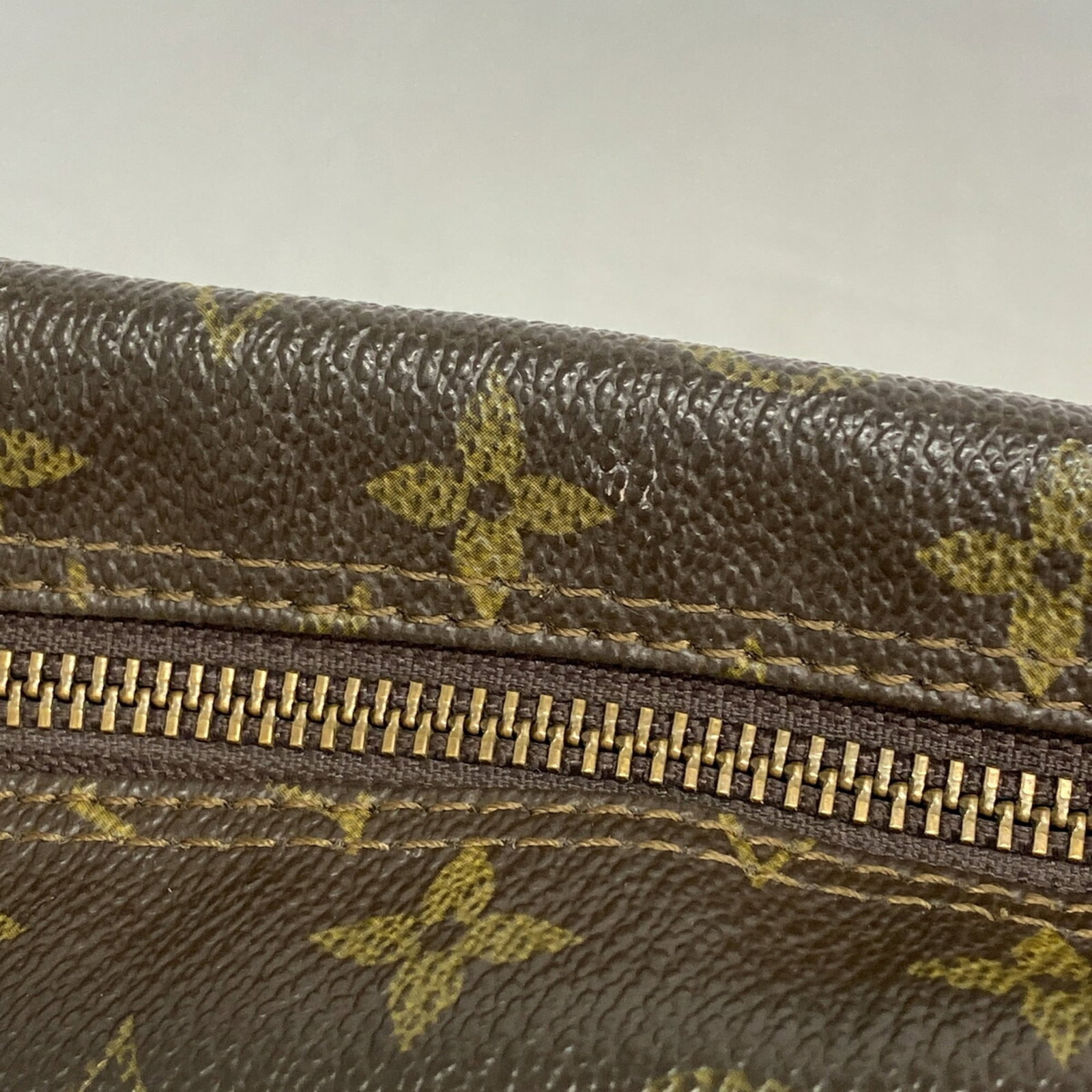 Louis Vuitton Pouch - 8