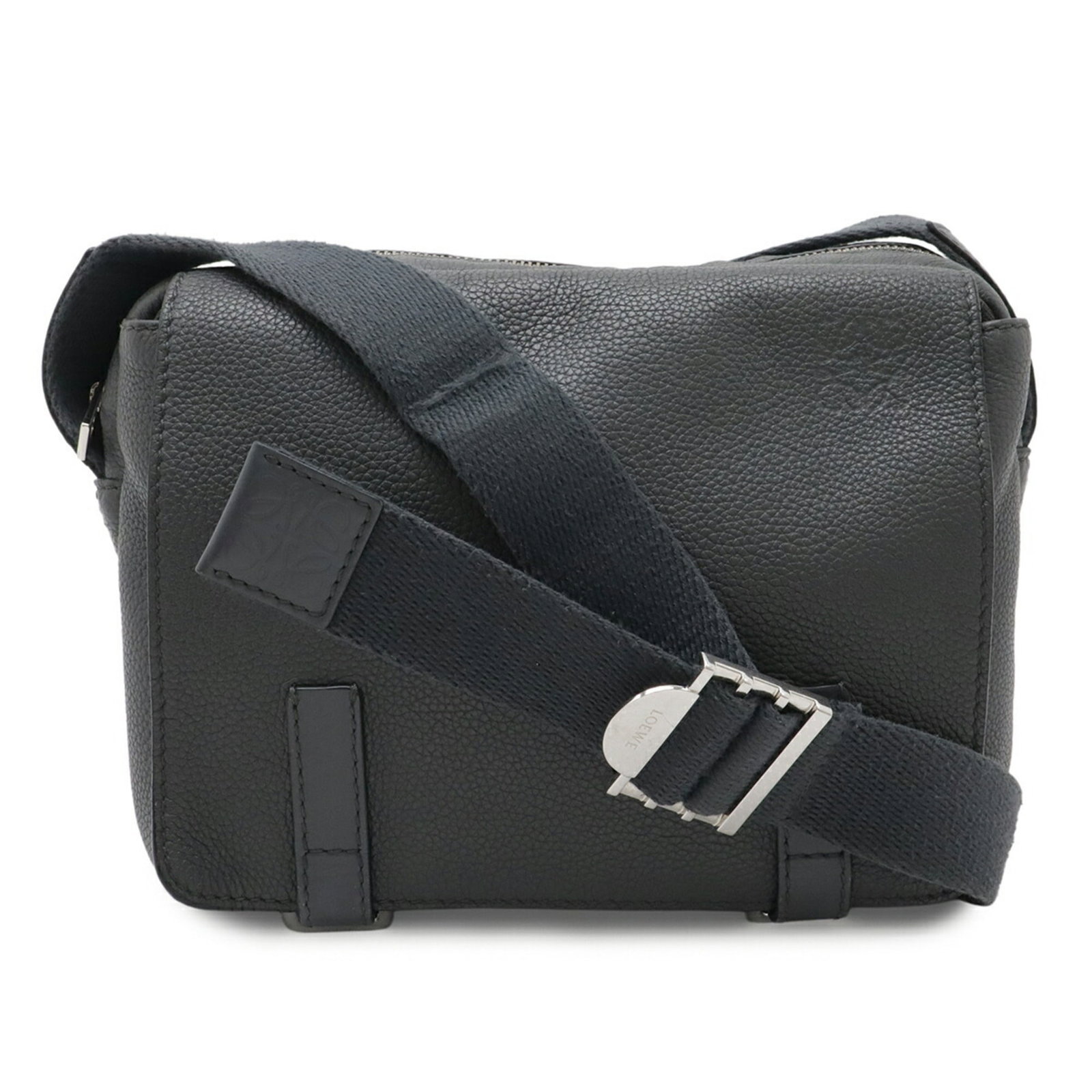 Messenger Bag Leather Bag Shoulder Loewe: Messenger Bag Leather Bag Shoulder Loewe This Italian-made Loewe messenger bag is crafted from high-quality leather, featuring a sleek gray color and classic design. Measuring 17.5cm x 24cm x 5cm, it