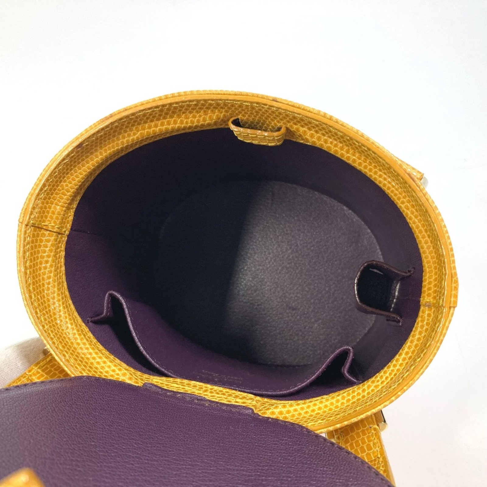 Louis Vuitton Handbag - 10
