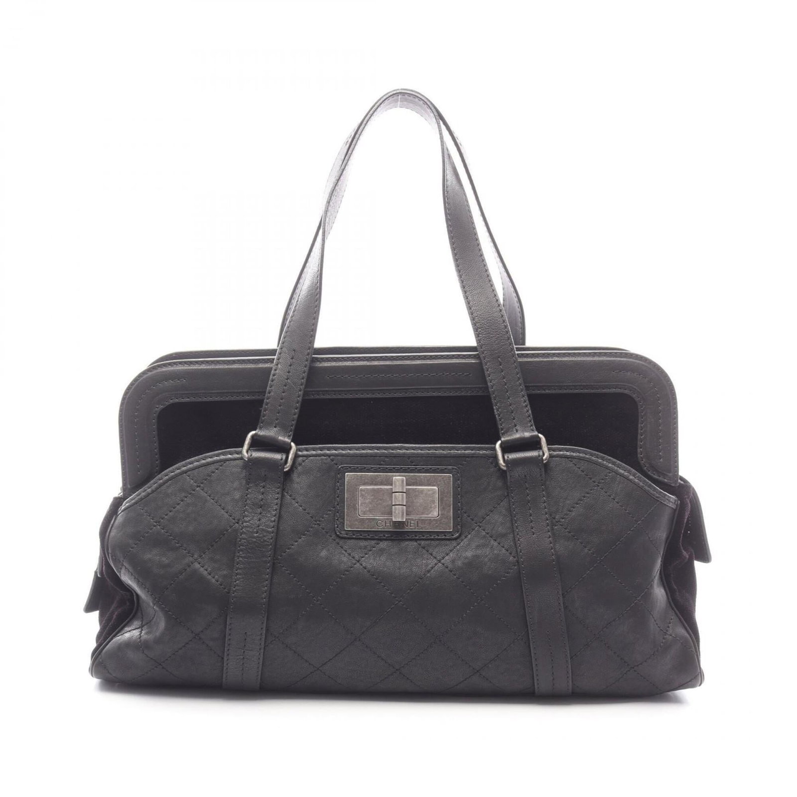 Boston Bag Leather Handbag Pile Fabric: Boston Bag Leather Handbag Pile Fabric Boston Bag Leather Handbag Pile Fabric is a high-quality leather handbag made from pile fabric, featuring a classic Boston bag design. Measuring 28cm x 50cm x 16