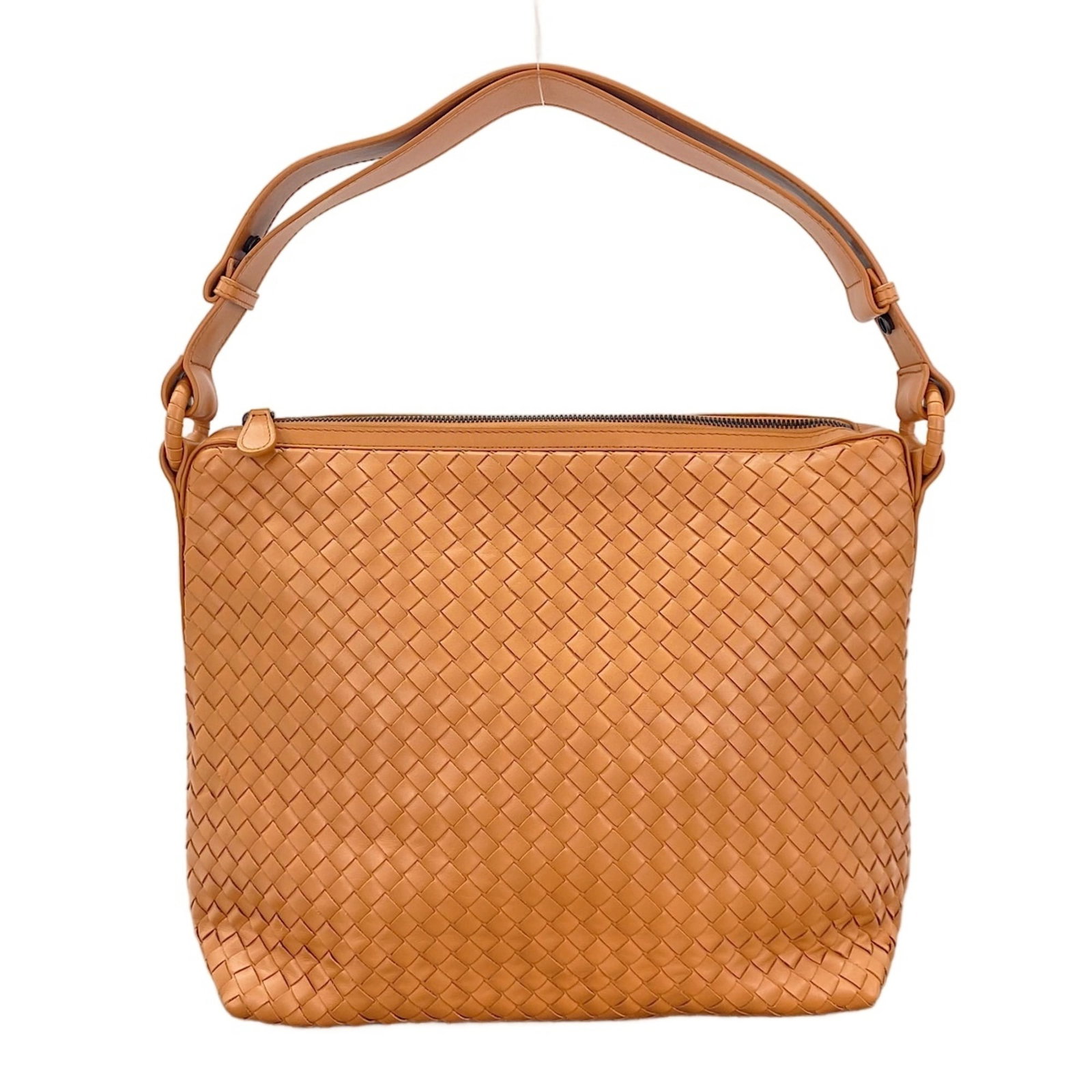 Veneta Bag Shoulder Bottega: Veneta Bag Shoulder Bottega Bottega Veneta Country of Origin: Italy, this shoulder bag is crafted from high-quality materials and features a timeless design. Measuring 27cm x 40cm x 15cm, it boasts a