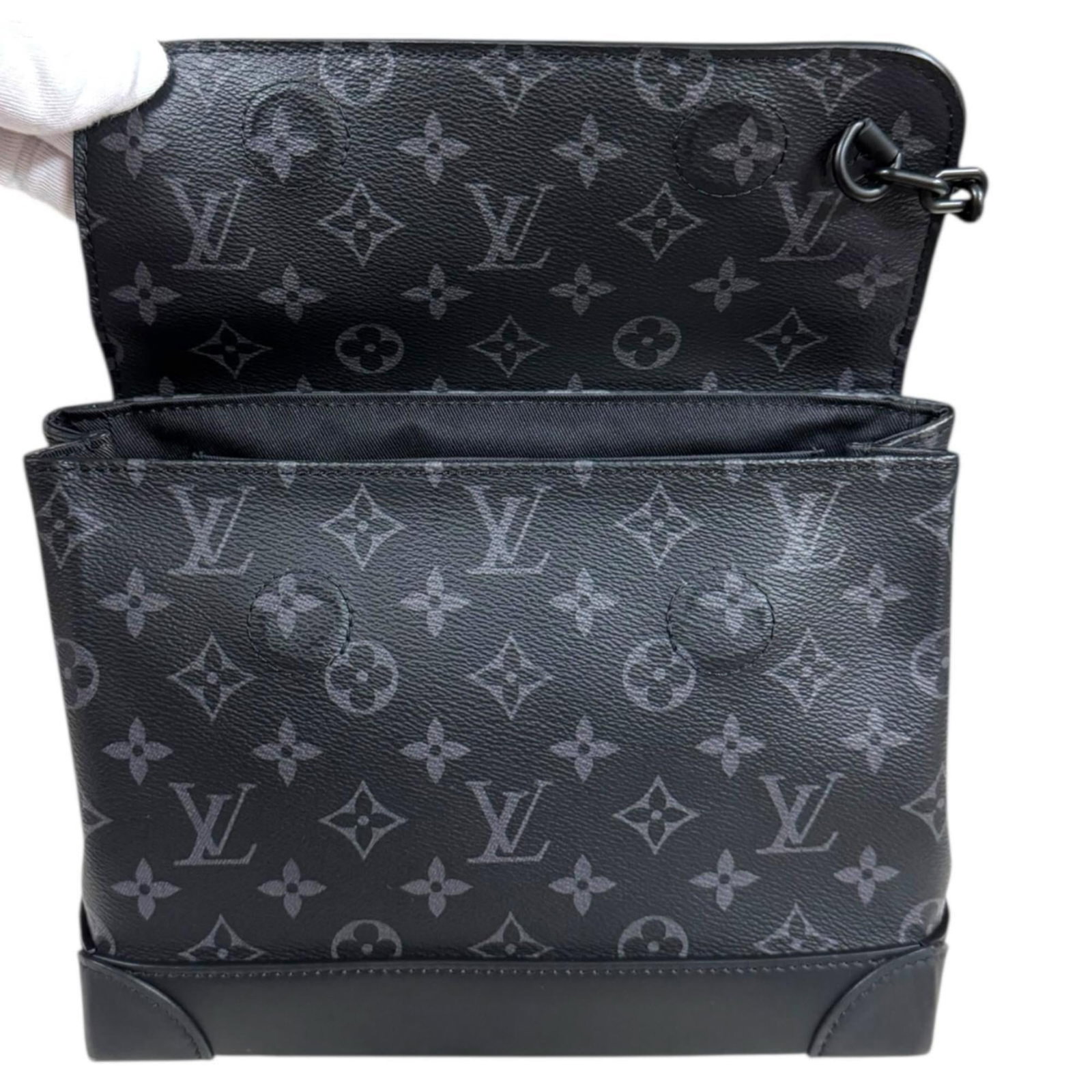 Monogram Eclipse Louis Vuitton Handbag - 12