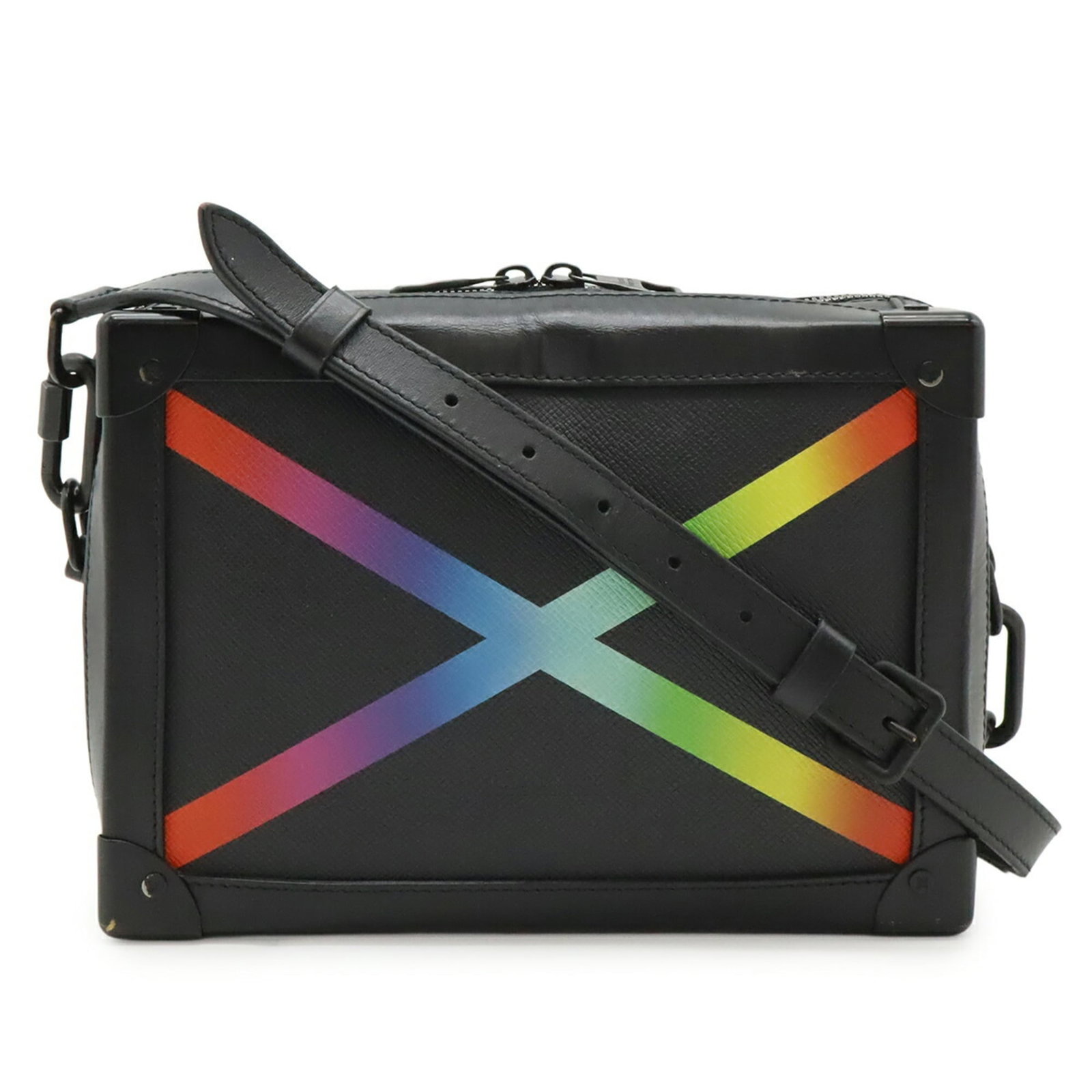 Leather Vuitton Bag Pochette Shoulder Louis: Leather Vuitton Bag Pochette Shoulder Louis Black, Noir Leather Louis Vuitton Pochette Shoulder Bag, 17cm x 24.5cm x 10cm, made from genuine leather, features a classic shoulder design. The bag's