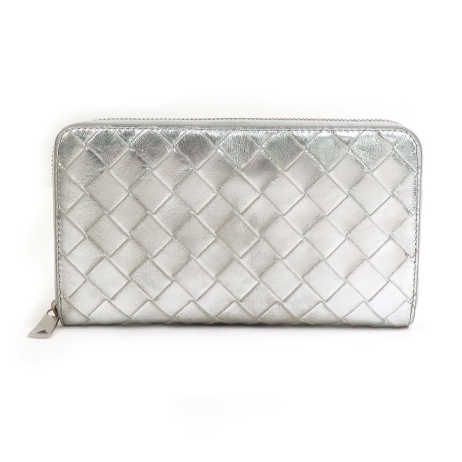 Bottega Veneta Long Wallet (Bi-Fold) Leather: Bottega Veneta Long Wallet (Bi-Fold) Leather Bottega Veneta's Long Wallet is a sleek, bi-fold design made from high-quality leather, measuring 11cm x 19cm x 2cm. This stylish accessory features a